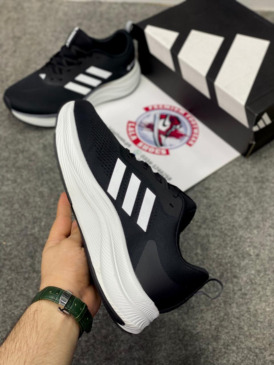 Adidas Lightweight Cushion Runner – Gore-Tex Edition - Free Delivery 0026