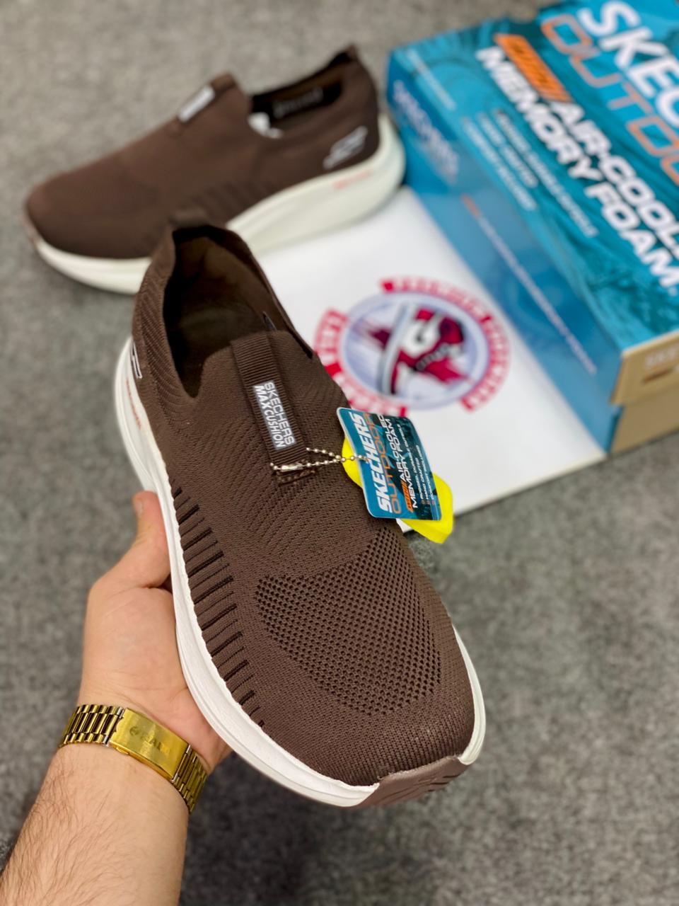 Sketcher Max Cushion Lightweight & Breathable