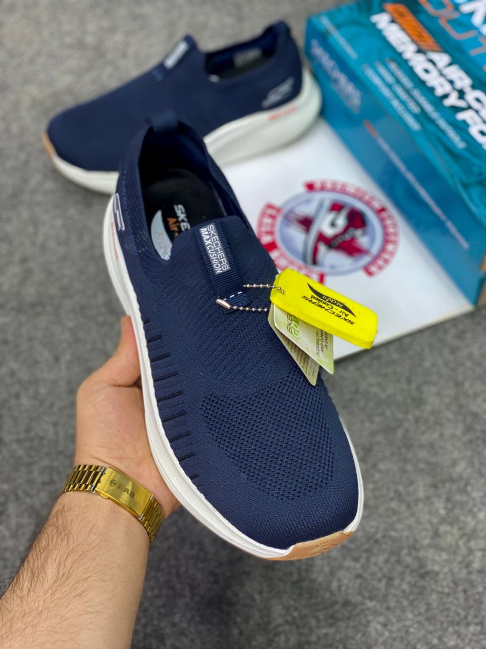 Sketcher Max Cushion Lightweight & Breathable