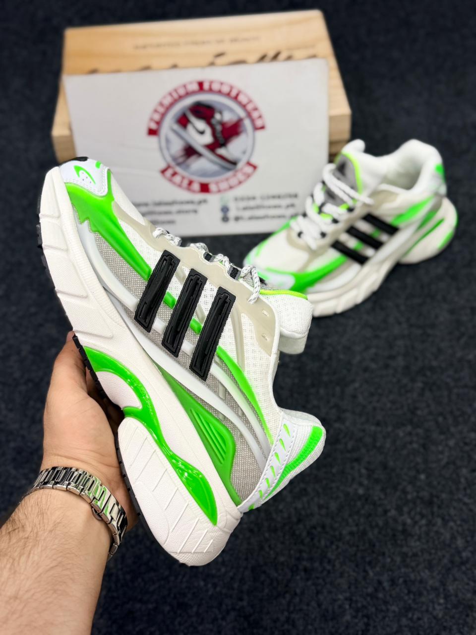 Adidas Response CL  Chunky Sneakers – Retro 2000s Style