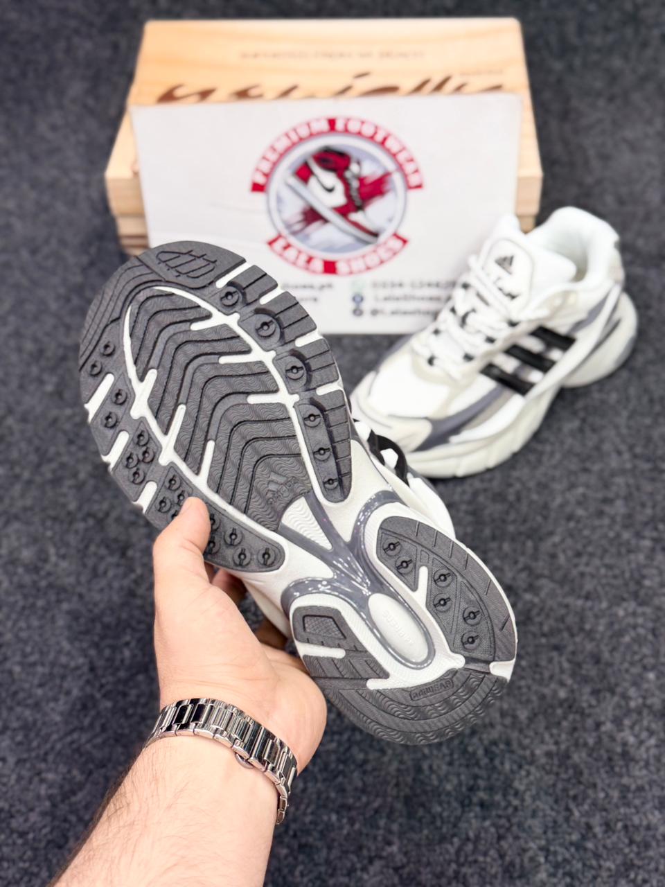 Adidas Response CL Chunky Sneakers – Retro 2000s Style