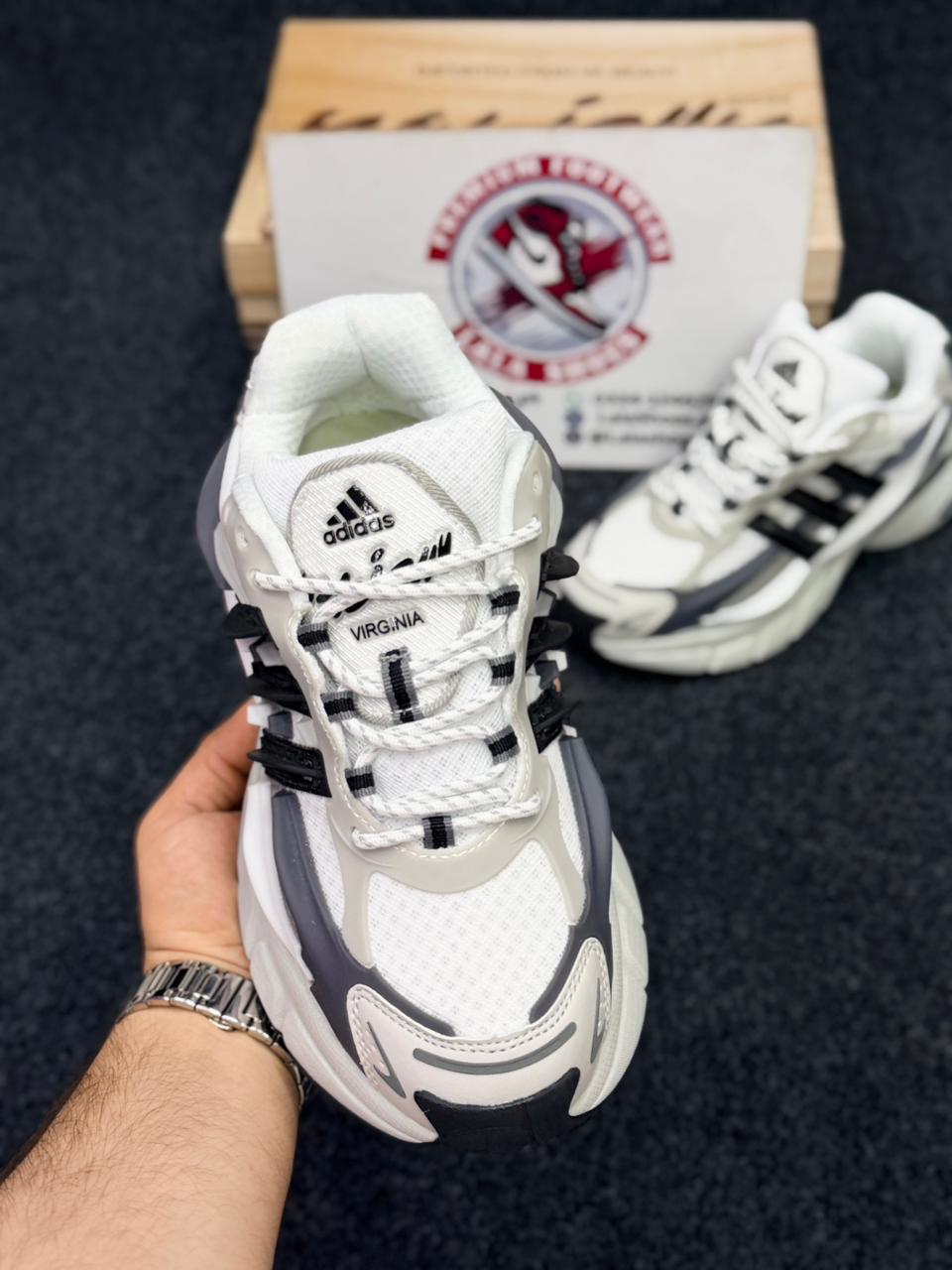 Adidas Response CL Chunky Sneakers – Retro 2000s Style