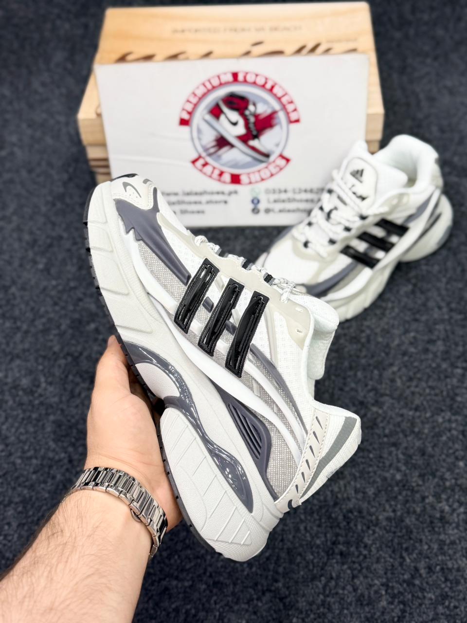 Adidas Response CL Chunky Sneakers – Retro 2000s Style