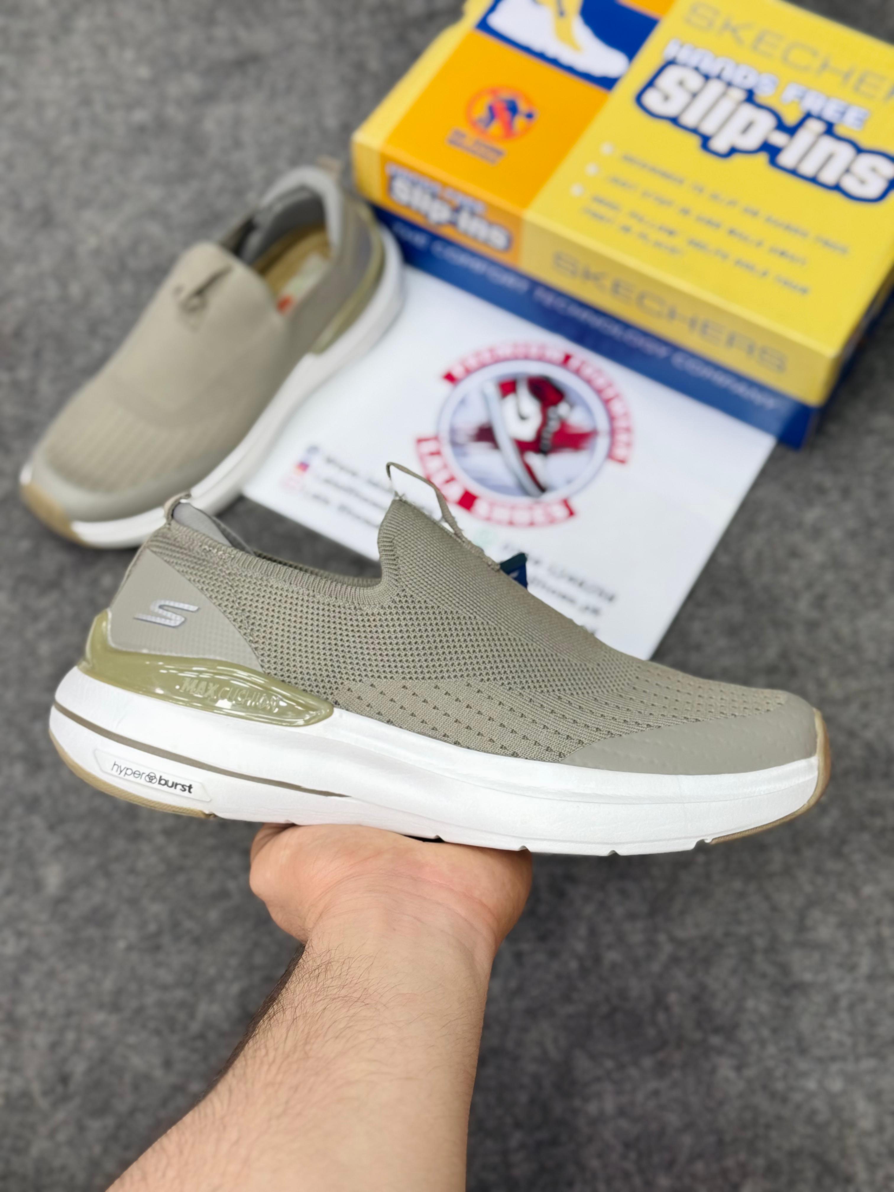 Skechers Slip-ins: Max Cushioning Hyper Burst Khaki white, Air-Cooled Memory Foam