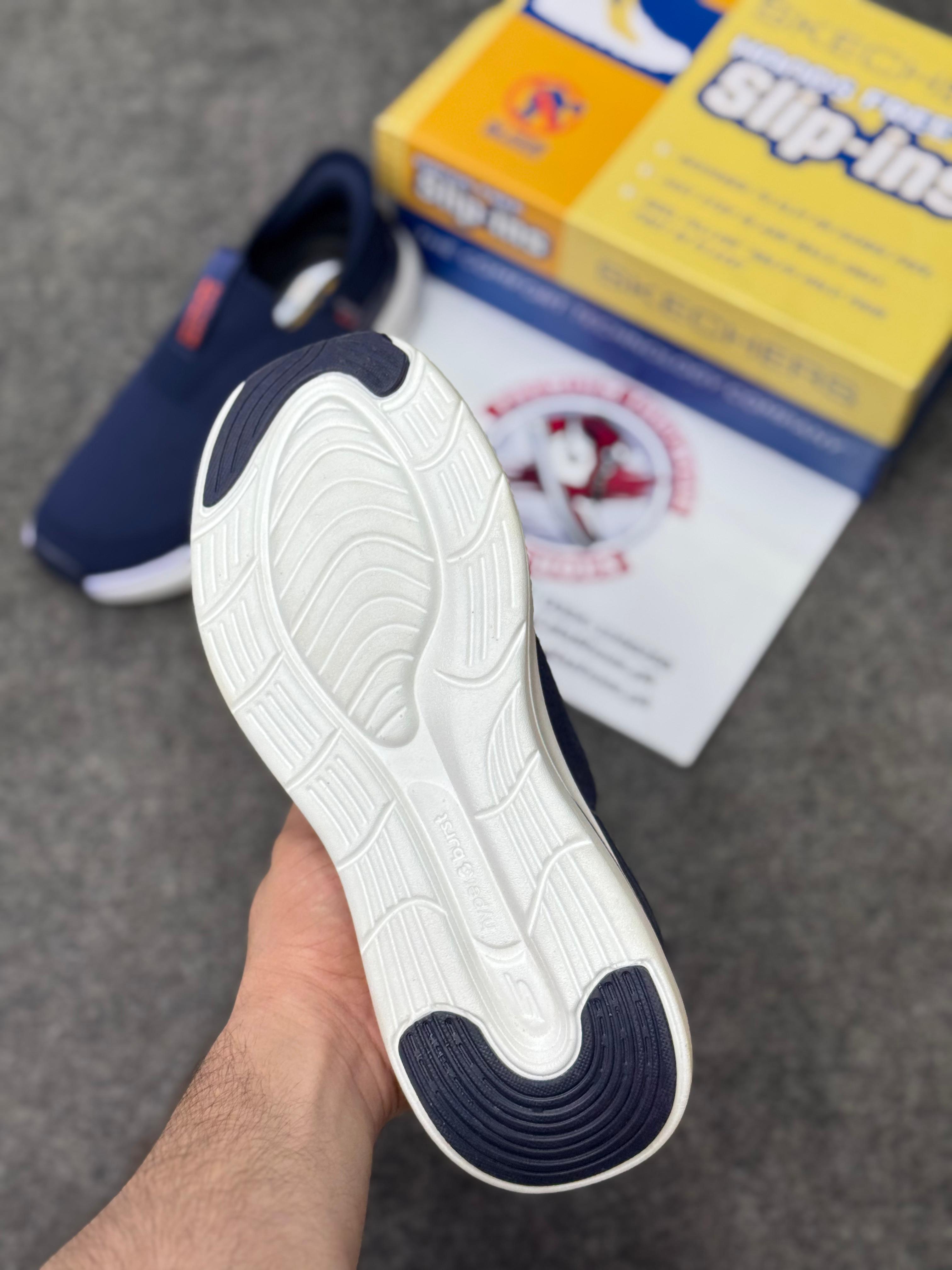 Skechers Slip-ins: Max Cushioning Hyper Burst Navy blue, Air-Cooled Memory Foam