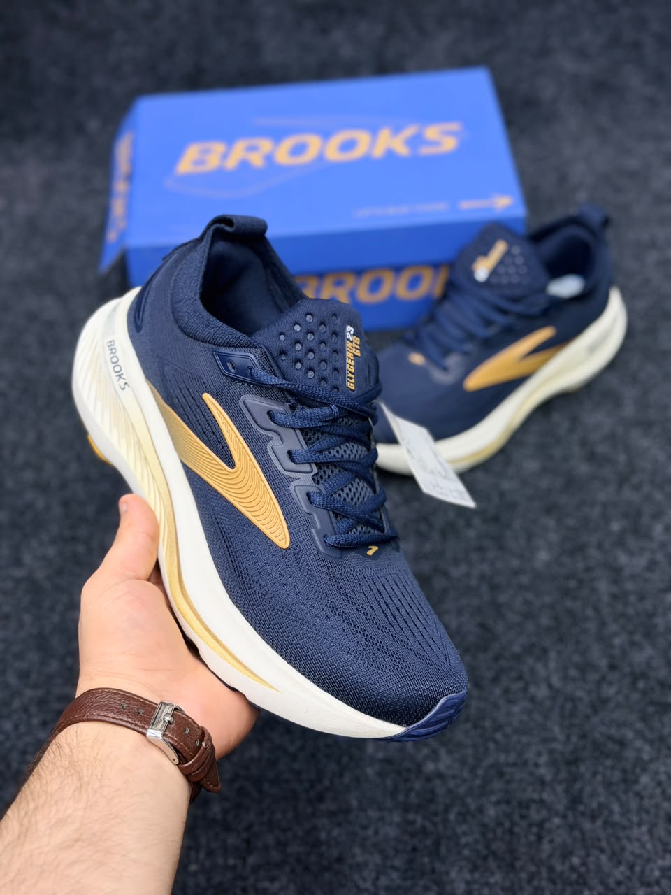 Brooks Glycerin 23 – Navy Blue / Gold / White