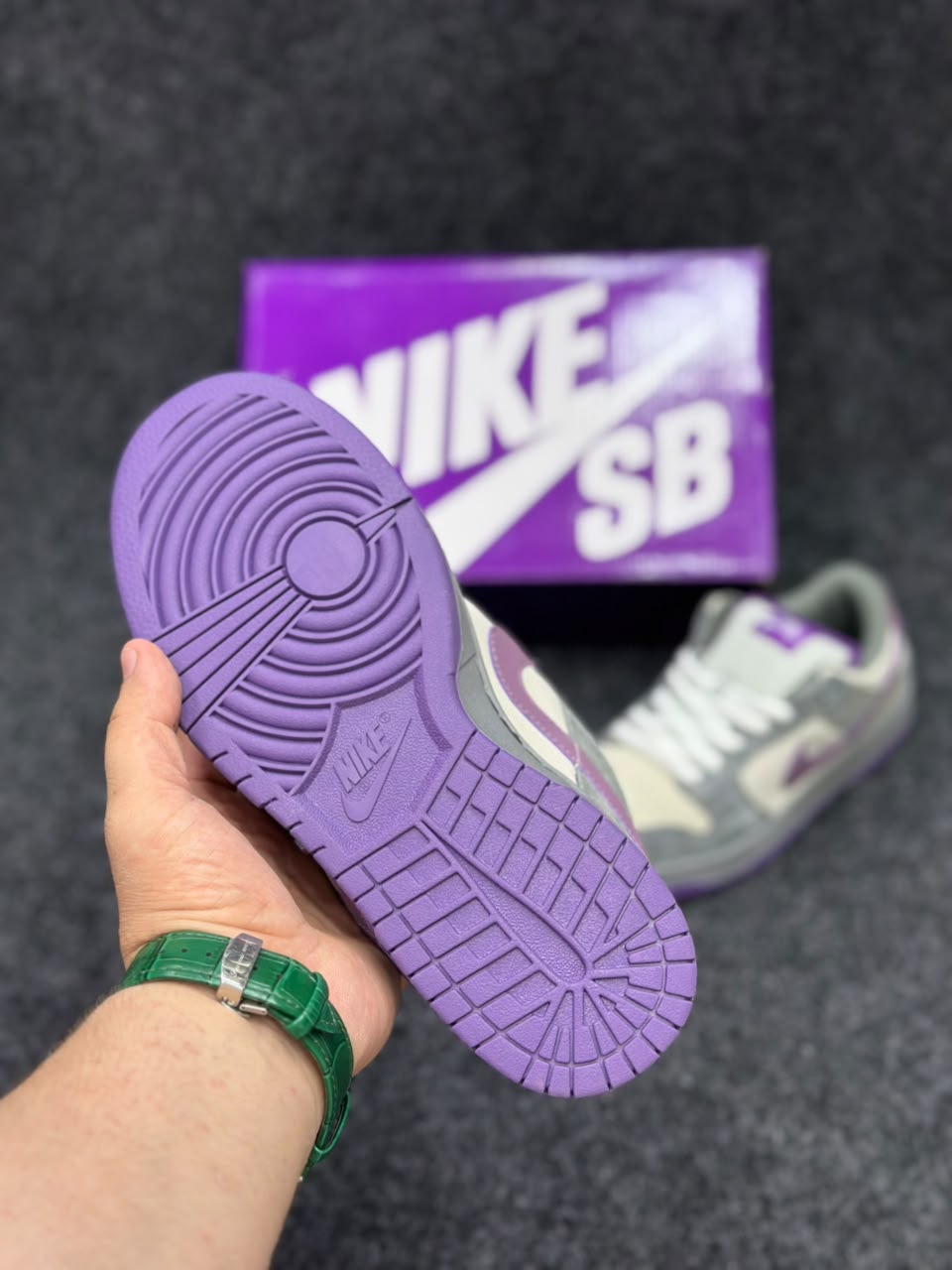 *Nike SB Dunk Low "Purple Pigeon" - Sail / Cool Grey / Purple*