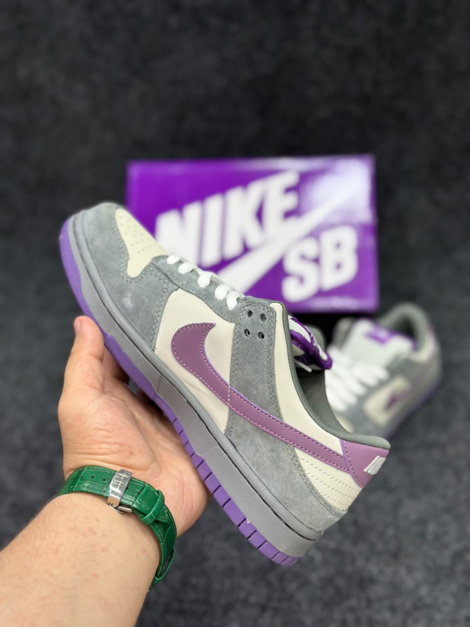 *Nike SB Dunk Low "Purple Pigeon" - Sail / Cool Grey / Purple*