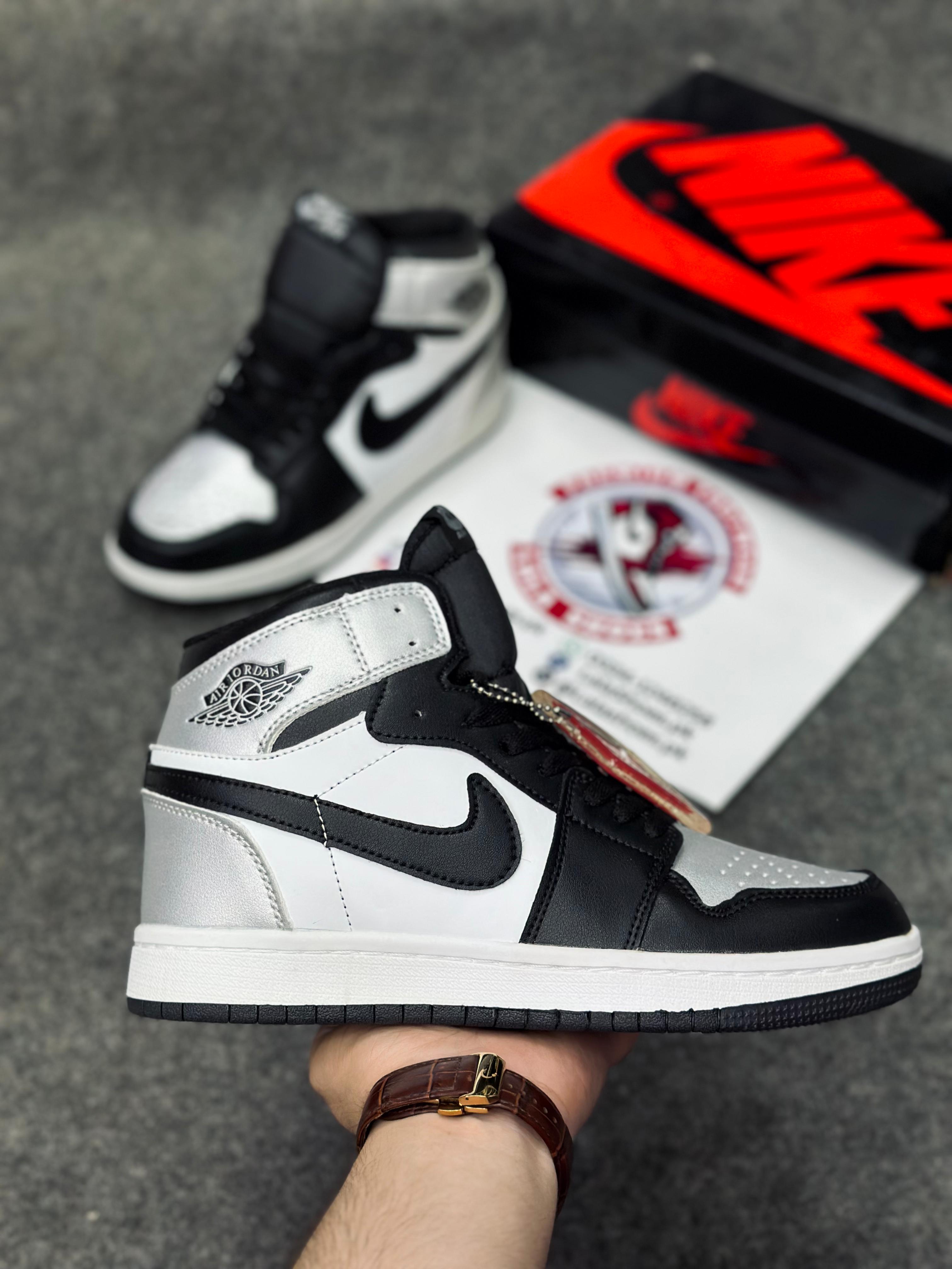 AJ 1 Retro Mid "Tuxedo"