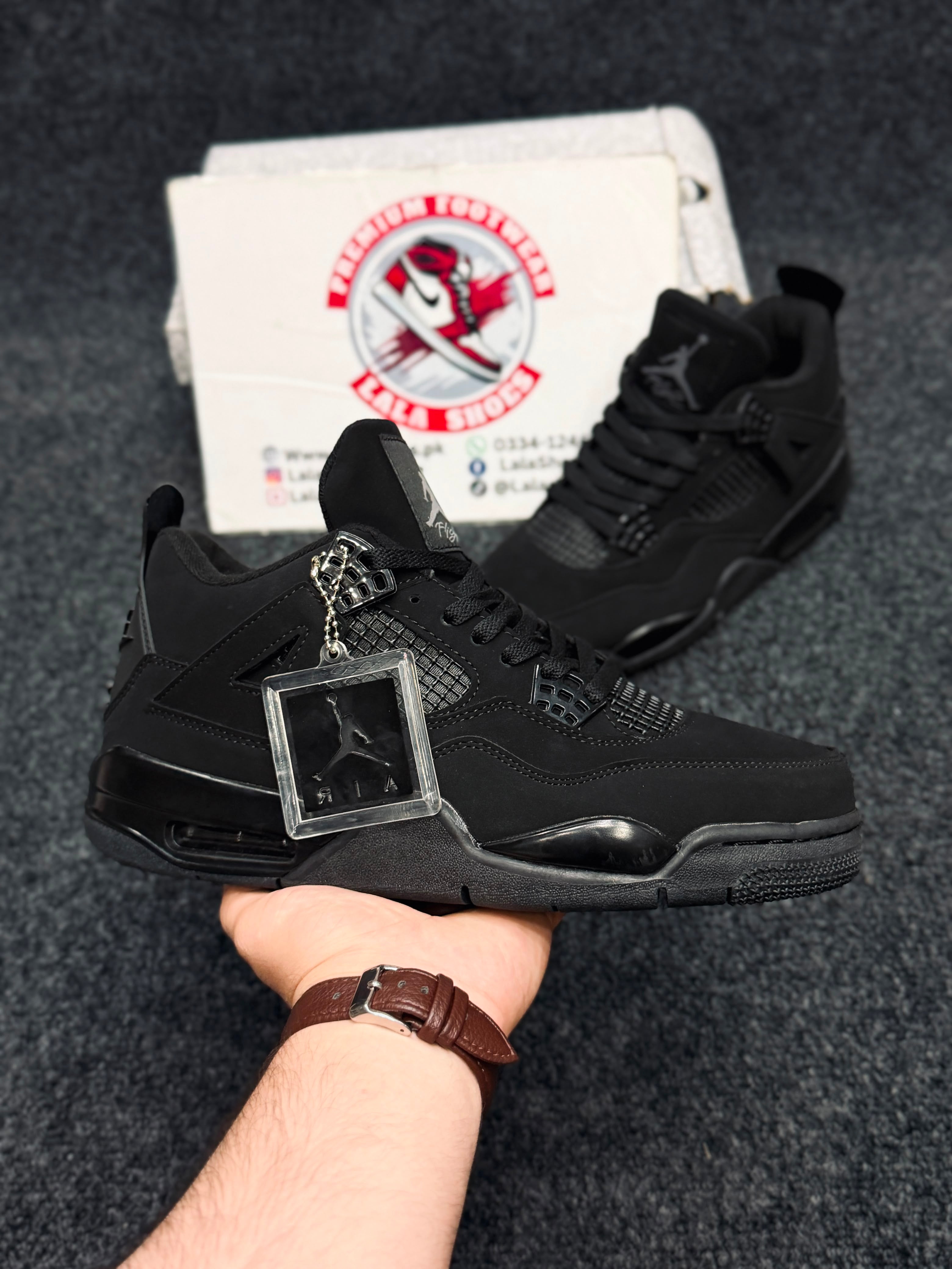 Air Jordan 4 Retro – Triple Black
Colour: Black / Anthracite / Black