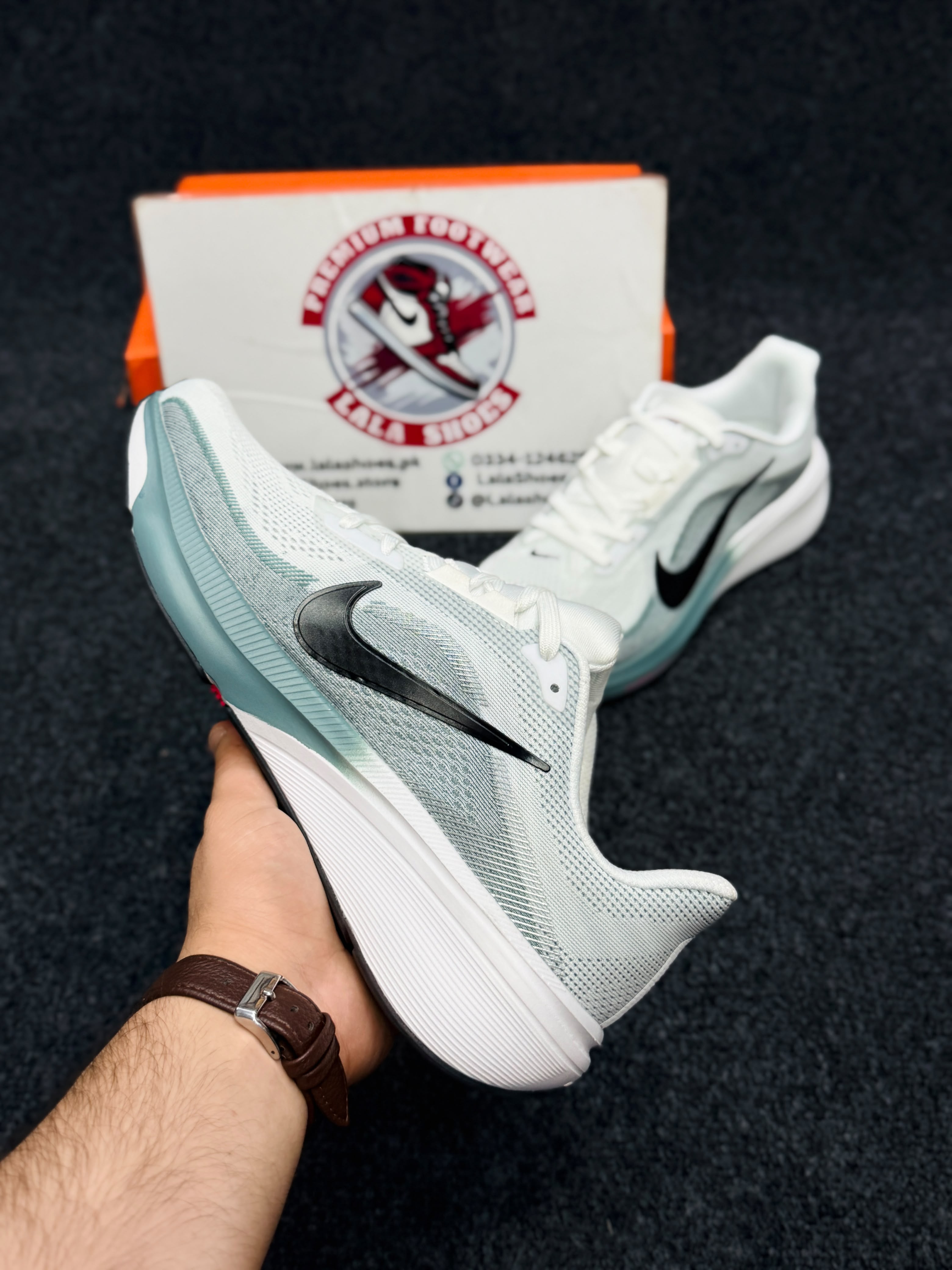 Nike Air Zoom Pegasus42
Color: White / Mint Green / Black
