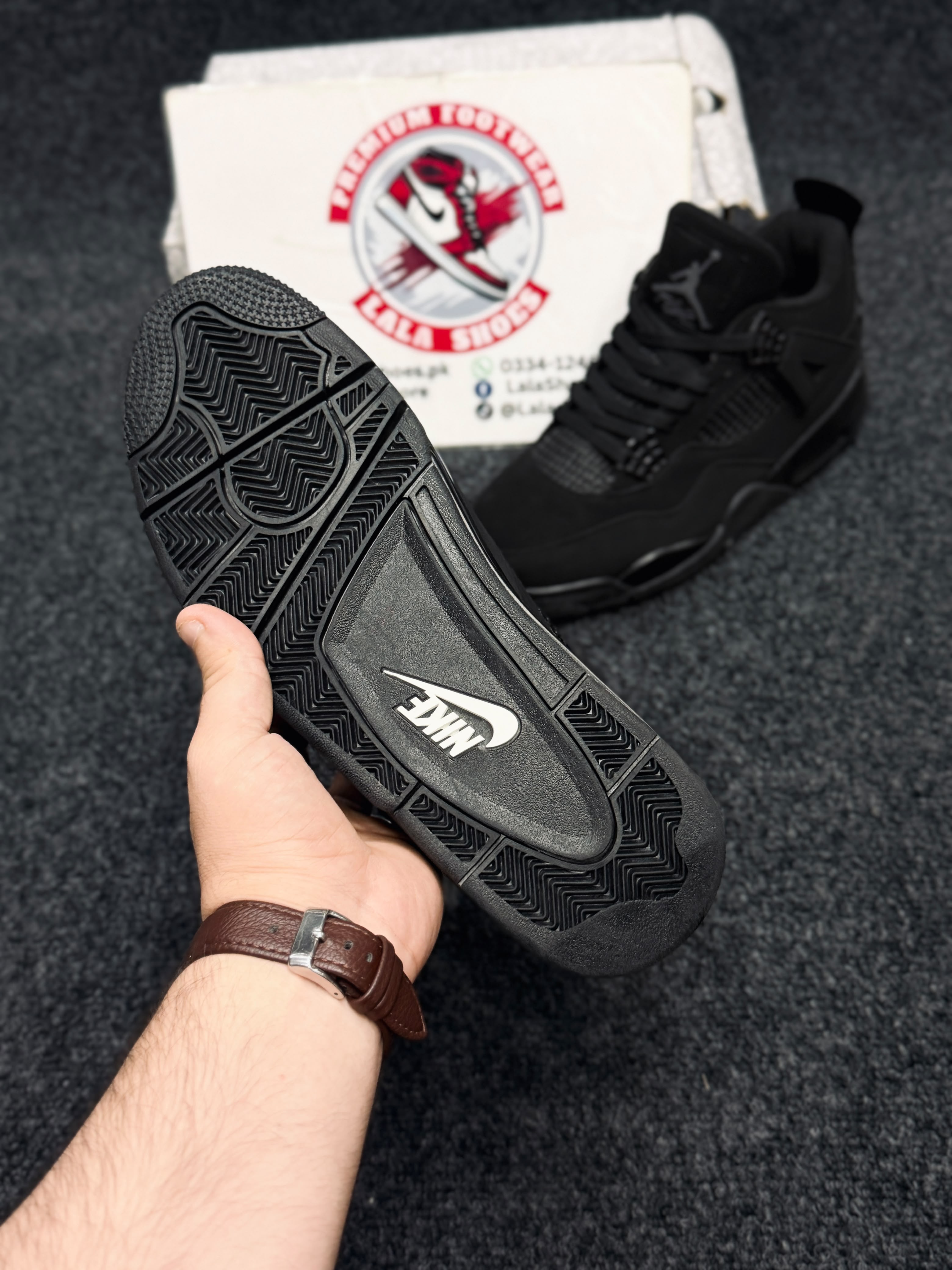 Air Jordan 4 Retro – Triple Black
Colour: Black / Anthracite / Black