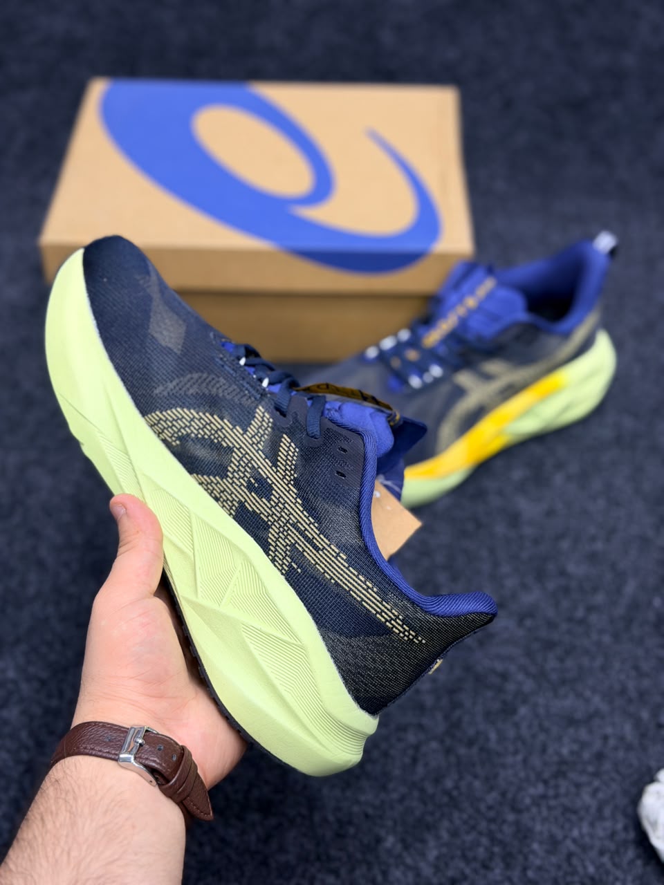 ASICS NOVABLAST 5 – Navy Blue / Neon Yellow