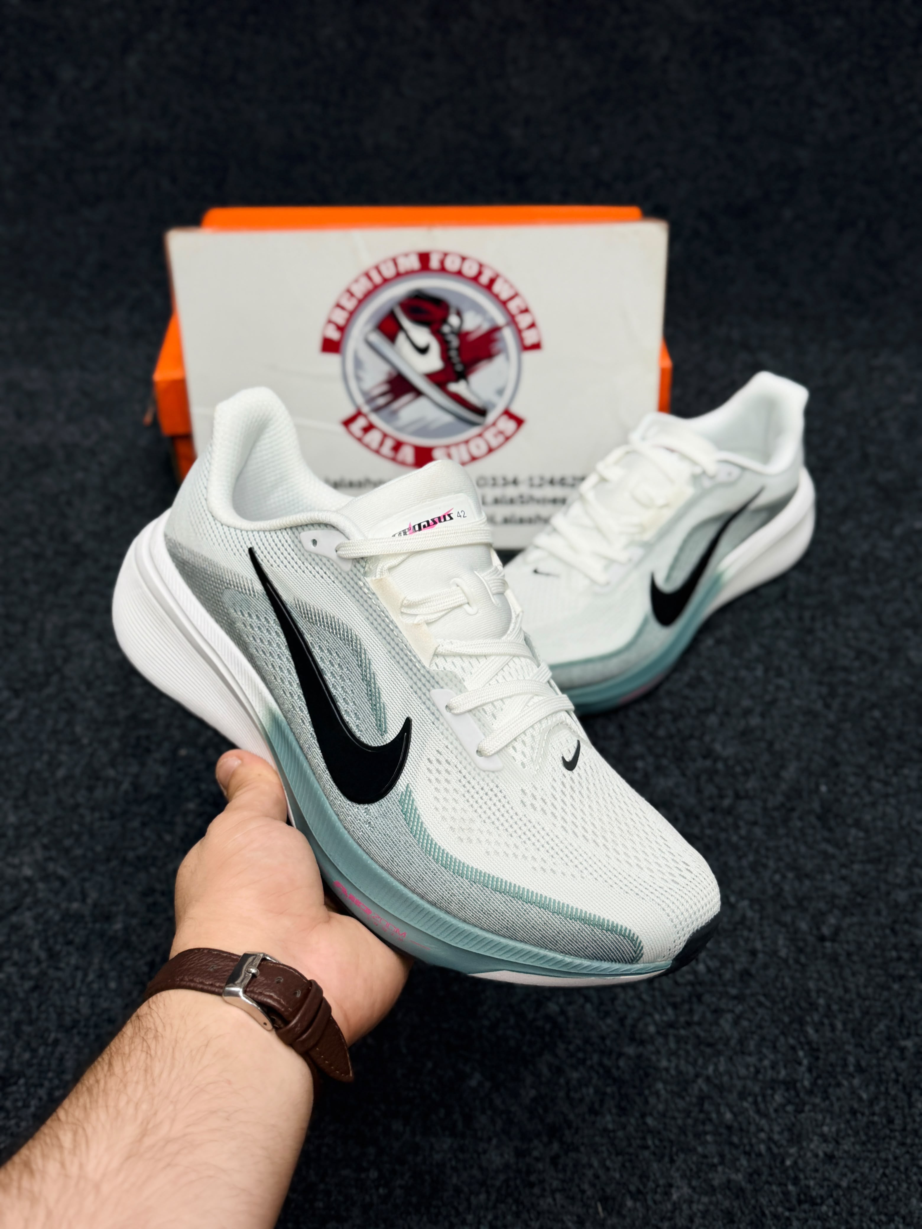 Nike Air Zoom Pegasus42
Color: White / Mint Green / Black