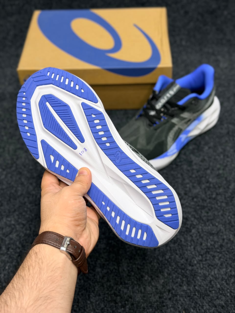 ASICS NOVABLAST 5 – Black / Blue / White