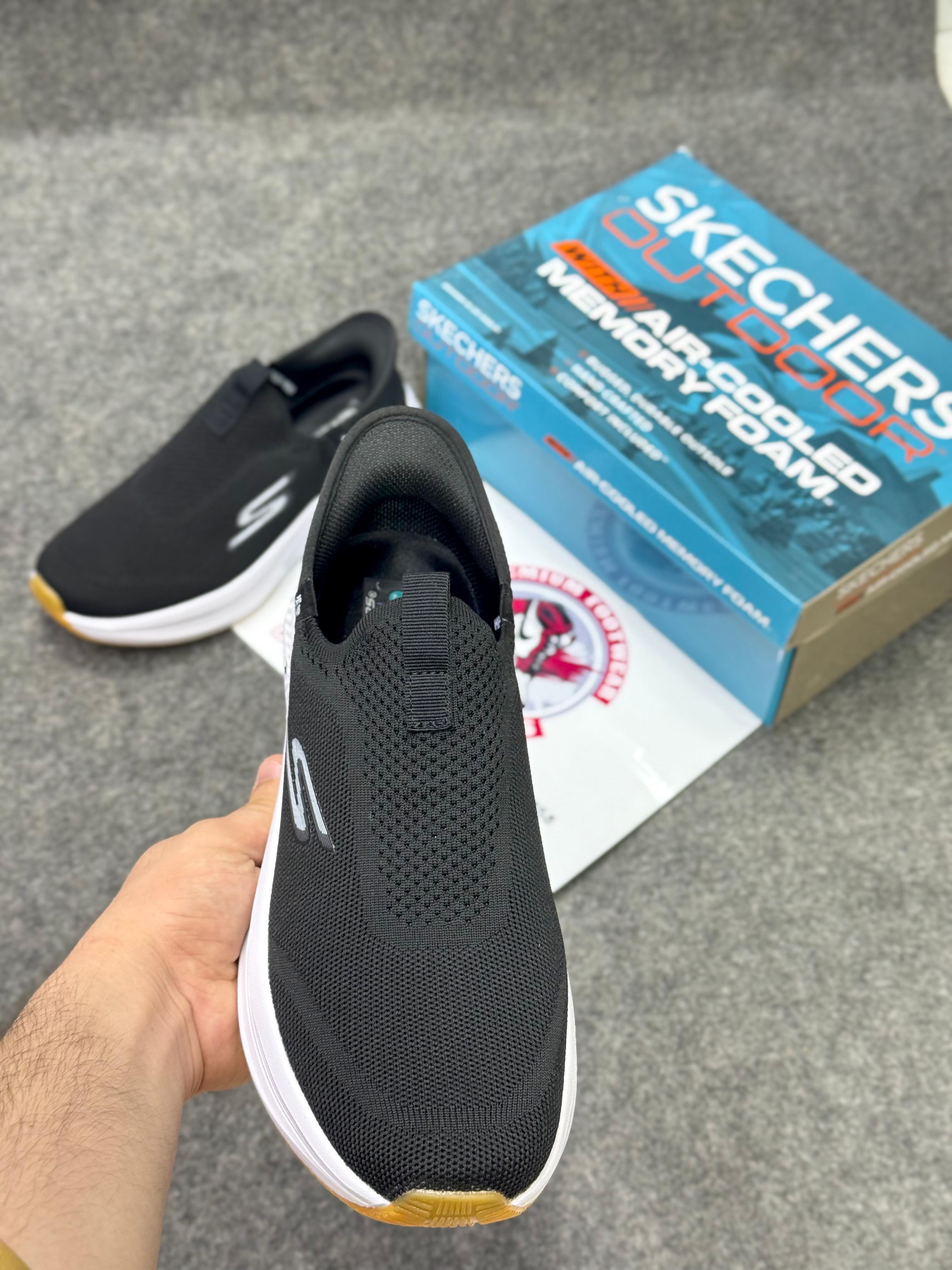 Skechers Slip-ins: Max Cushioning Black white Comfort & Air-Cooled Cushioning | Best Walking