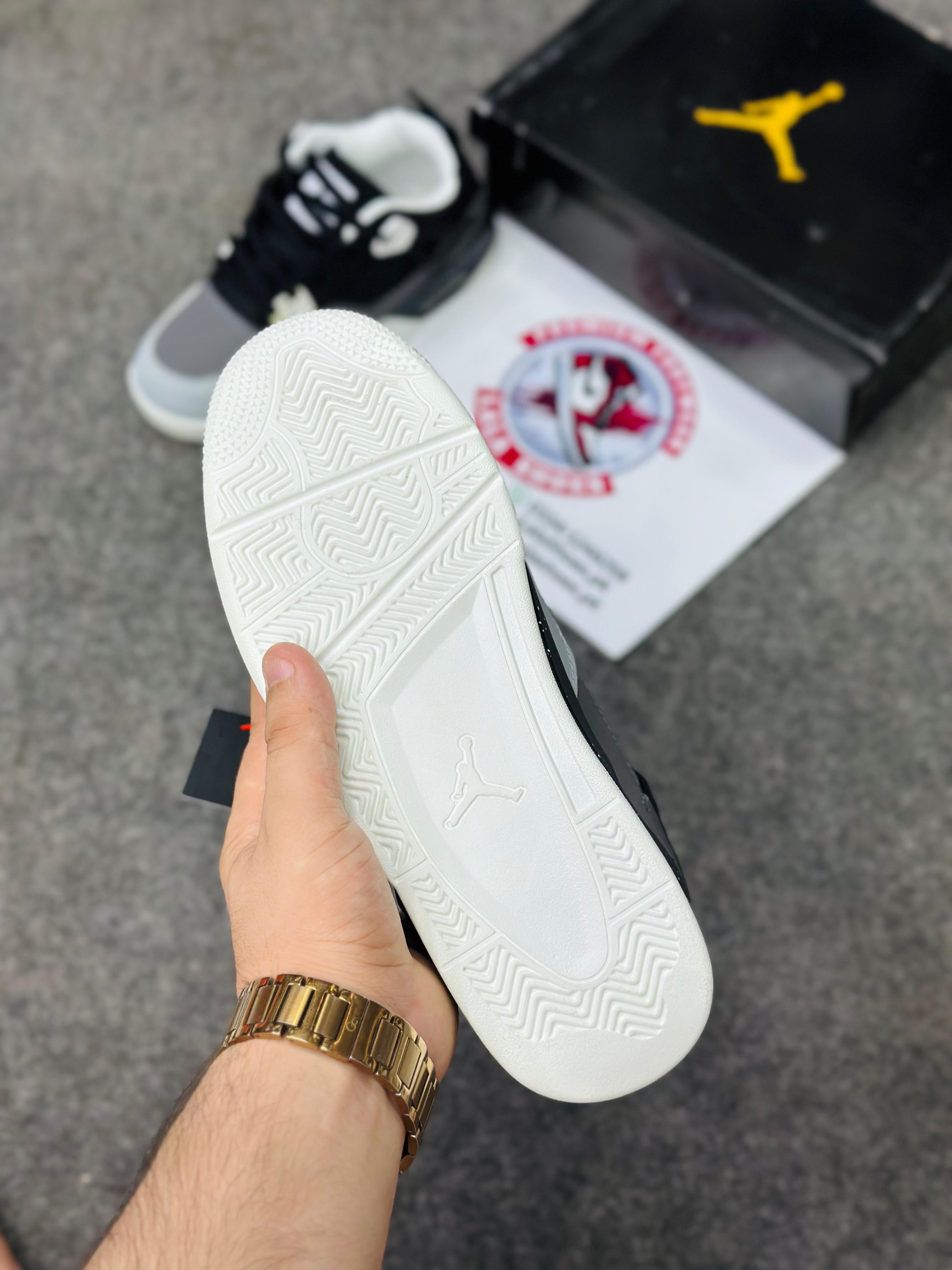 Air Jordan 4 Fear