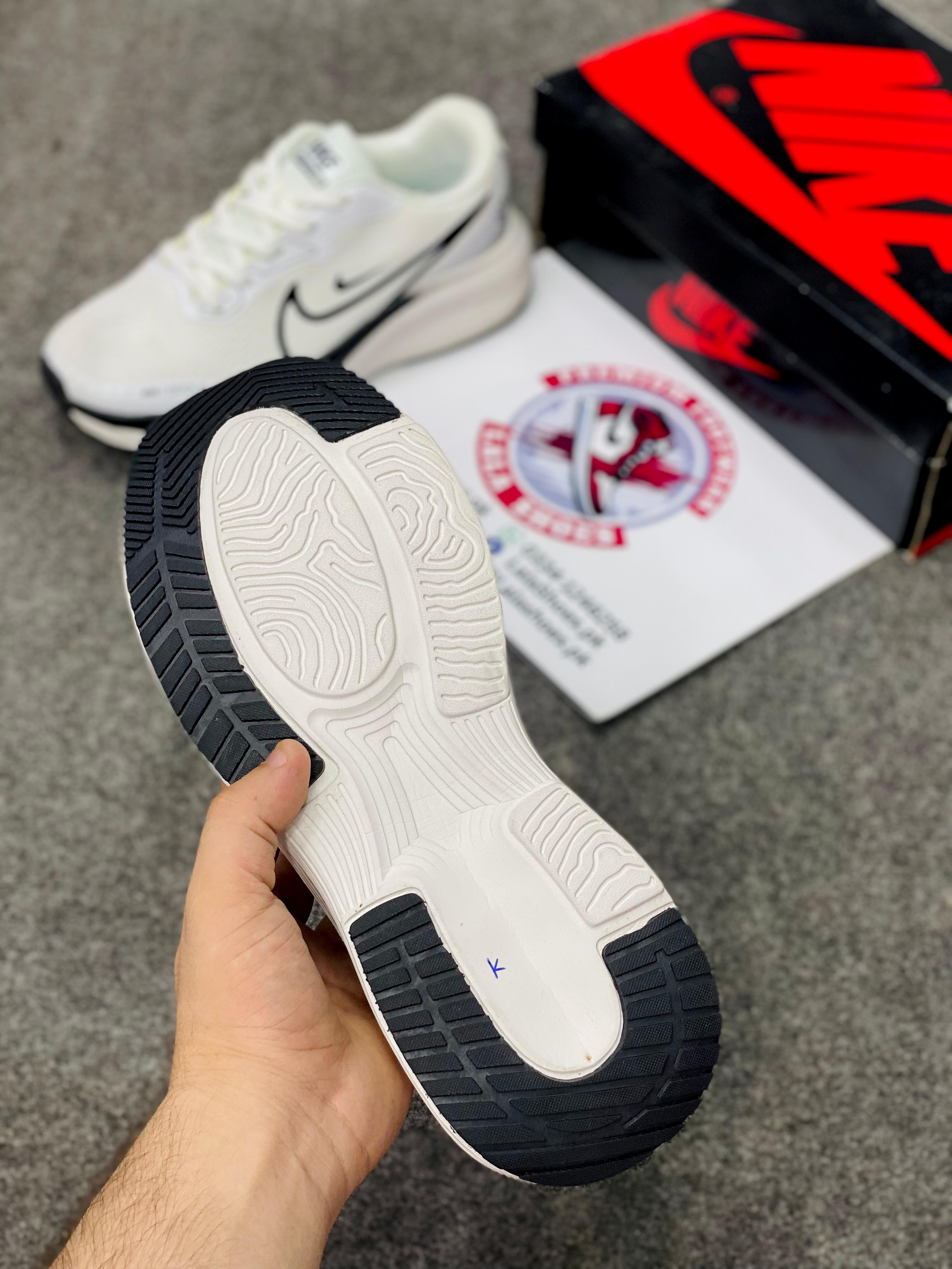 Nike Pagases in Pakistan - Lightweight - Running & Gym - 00239