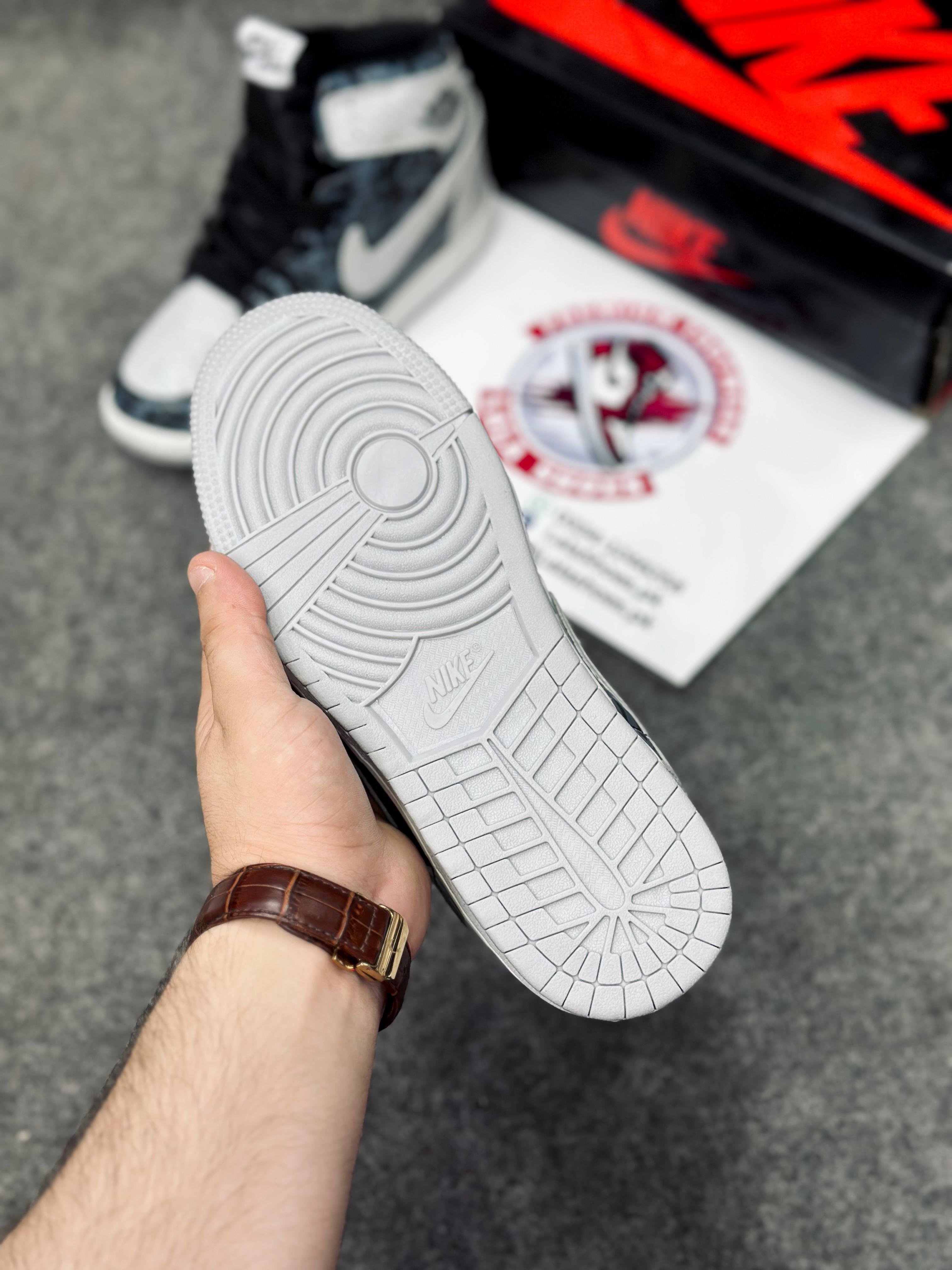 AJ 1 Retro Grey