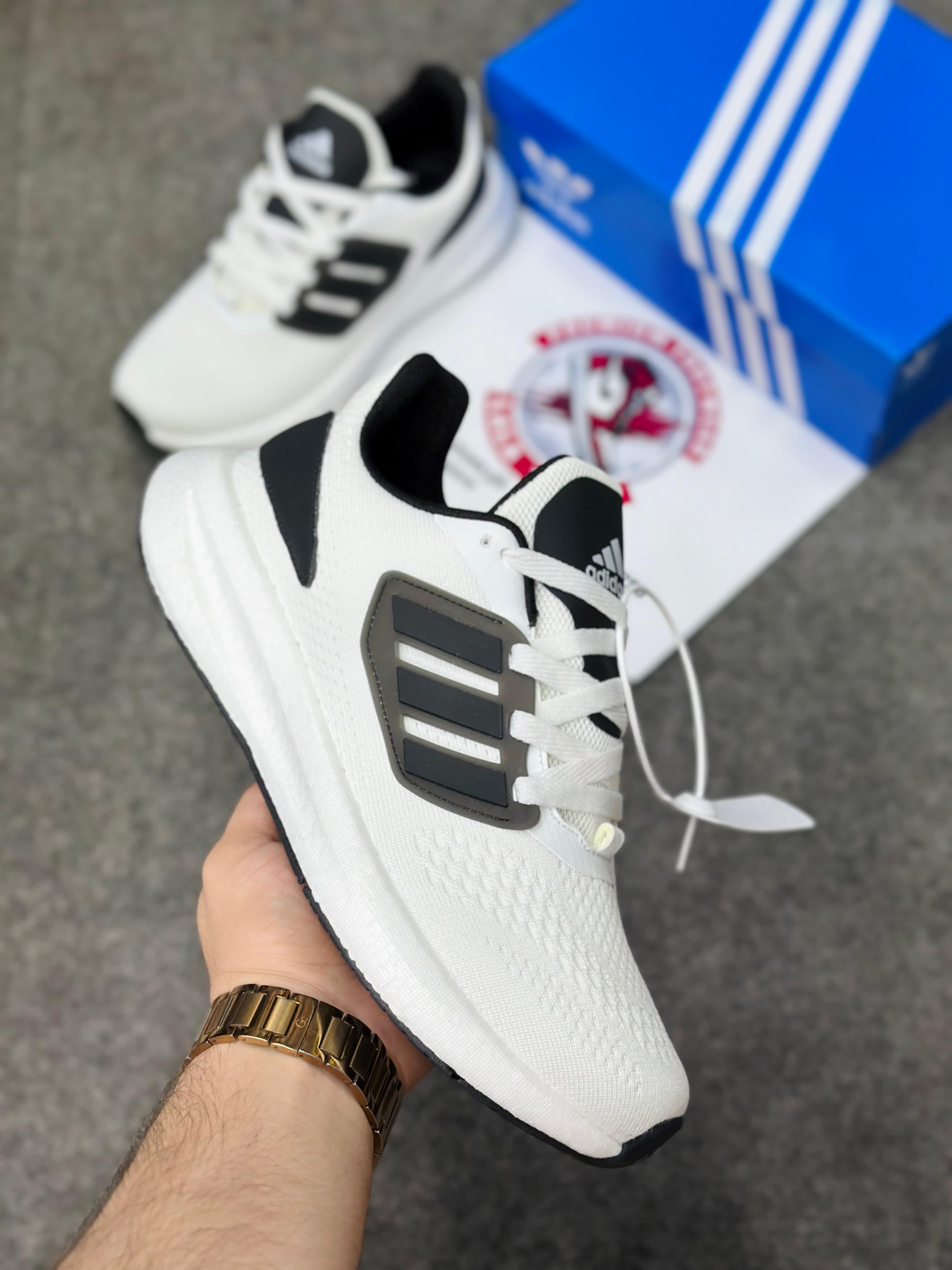 Adidas Ultra Boost 002218 - Lightweight &amp; Best for Gym