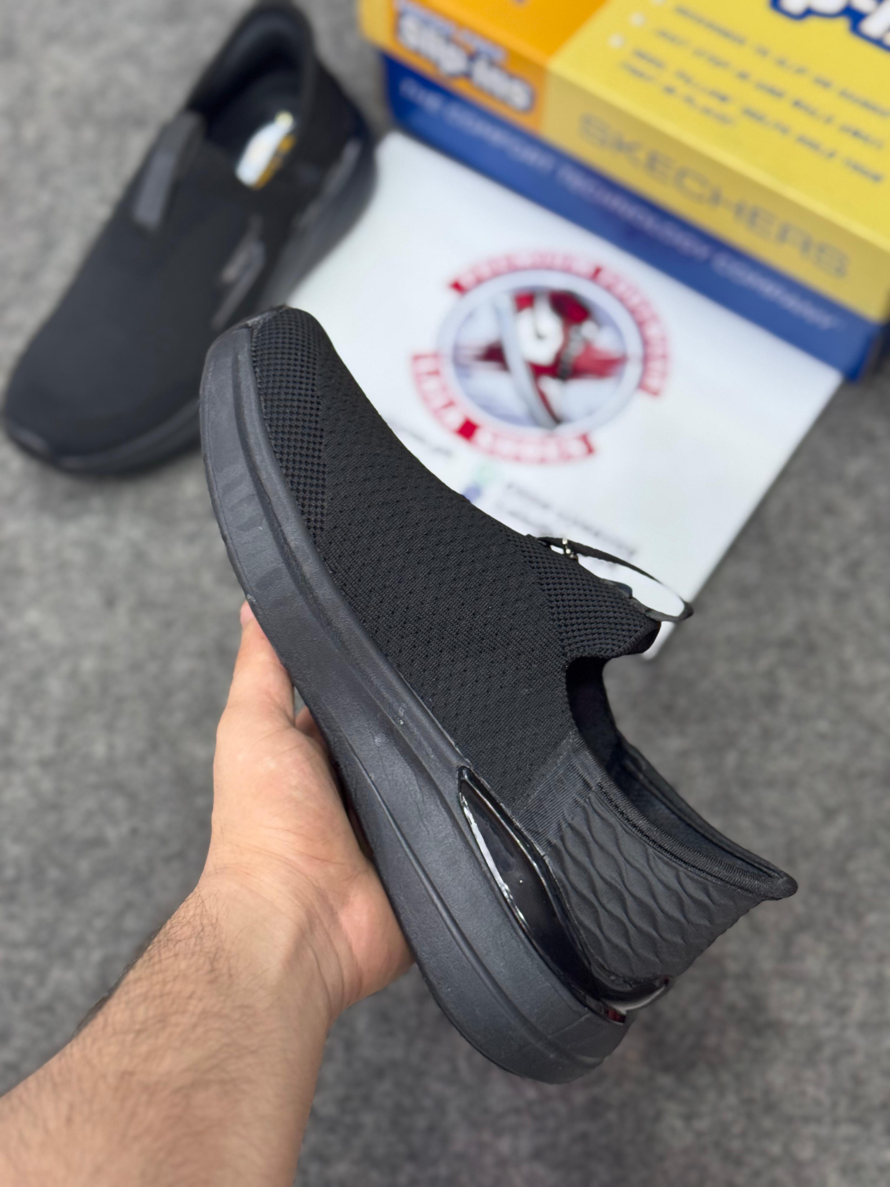 Skechers Slip-ins: Max Cushioning Hyper Burst Full Black 78965, Air-Cooled Memory Foam