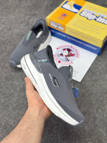 Skechers Slip-ins: Max Cushioning Hyper Burst Grey white, Air-Cooled Memory Foam