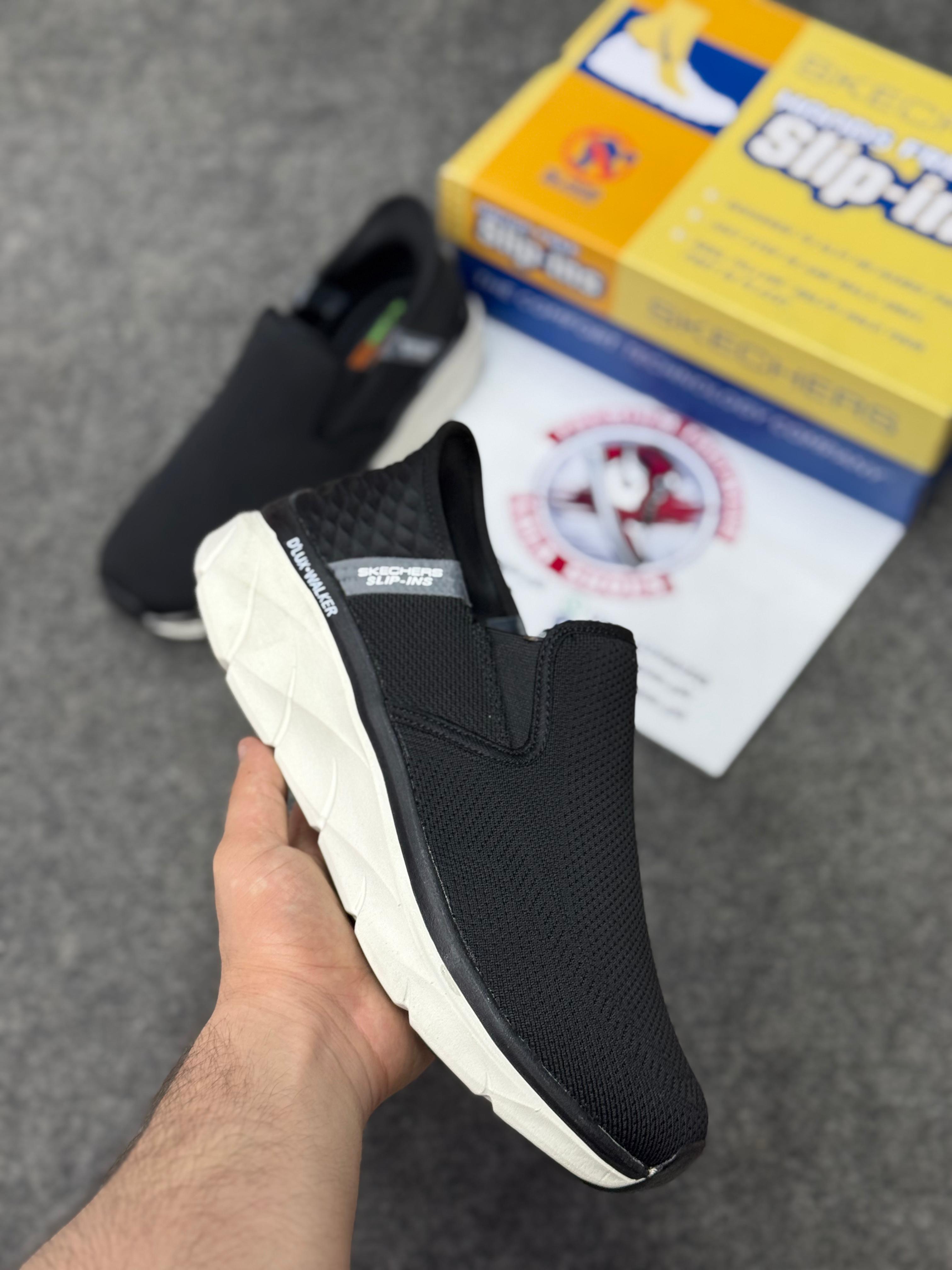 Skechers Slip-ins: Max Cushioning Hyper Burst Black white, Air-Cooled Memory Foam