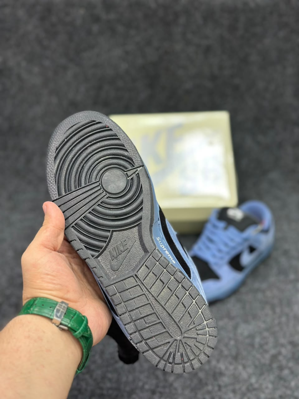 *Nike SB Dunk Low Pro x Supreme "Black Blue"*