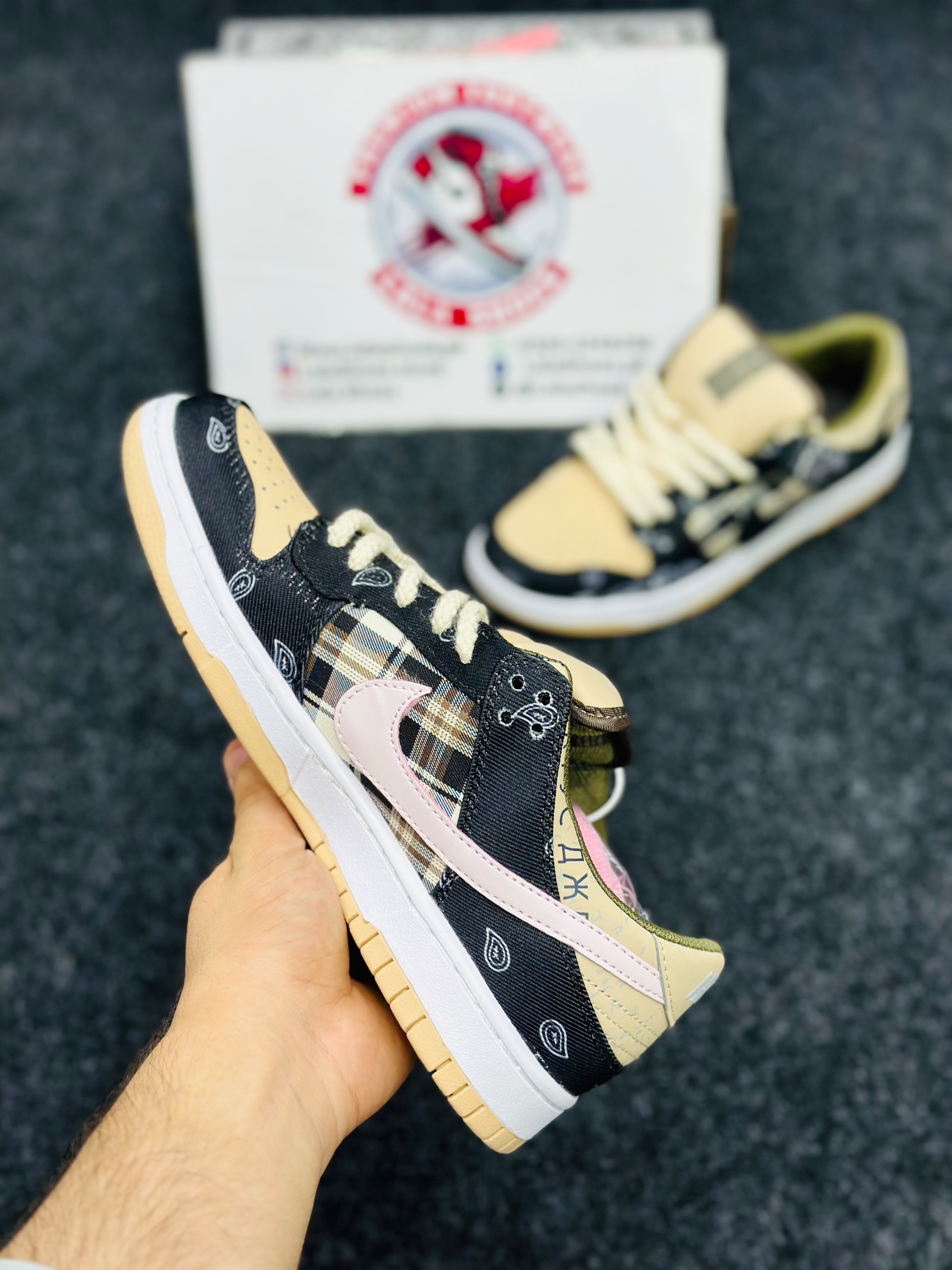 Nike SB Dunk Low x Travis Scott "Cream/Black/Olive"