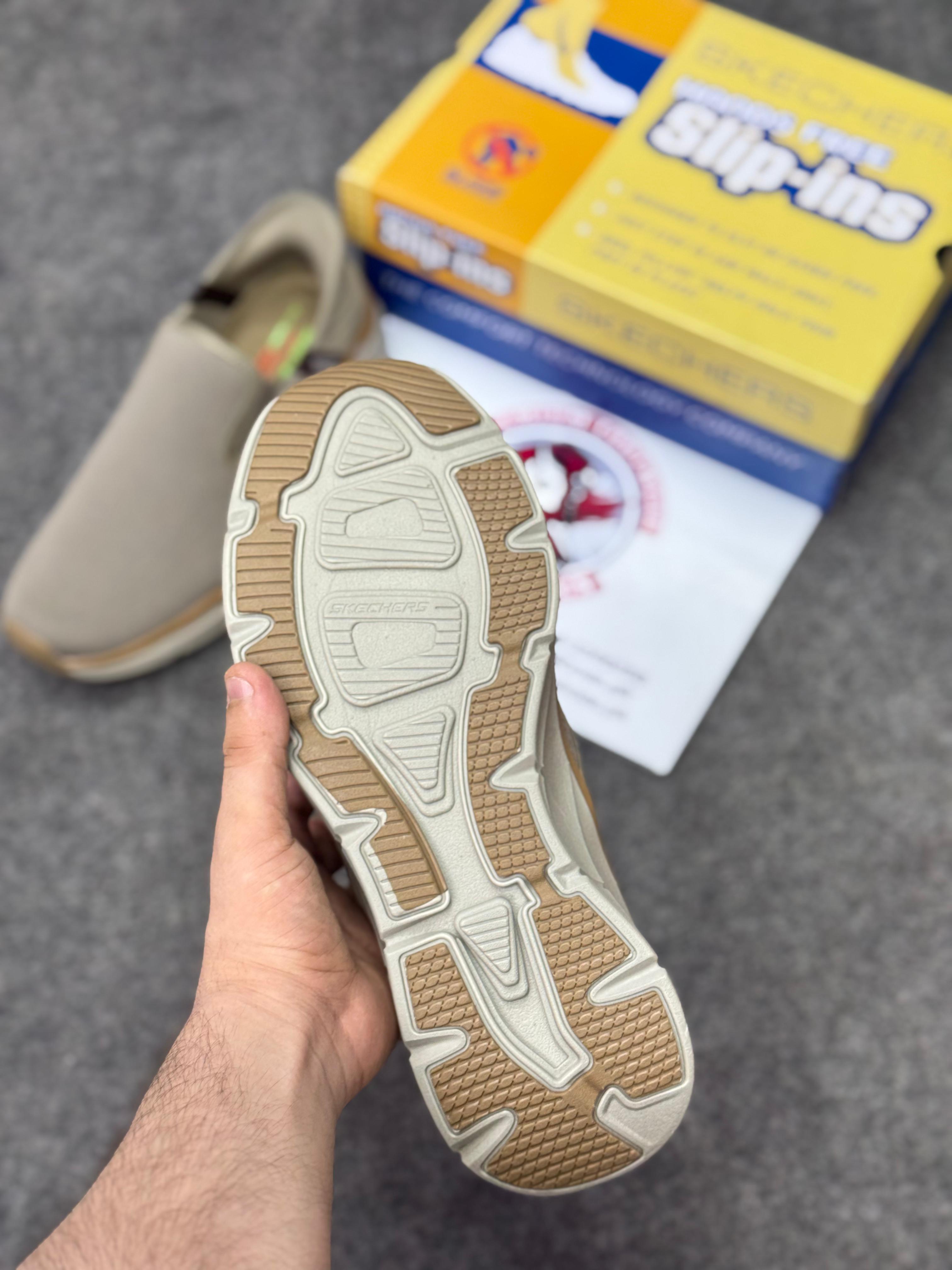 Skechers Slip-ins: Max Cushioning Hyper Burst 39874, Air-Cooled Memory Foam