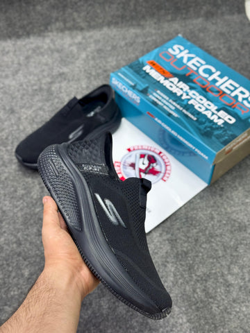 Skechers Slip-ins: Max Cushioning Full Black Comfort & Air-Cooled Cushioning | Best Walking