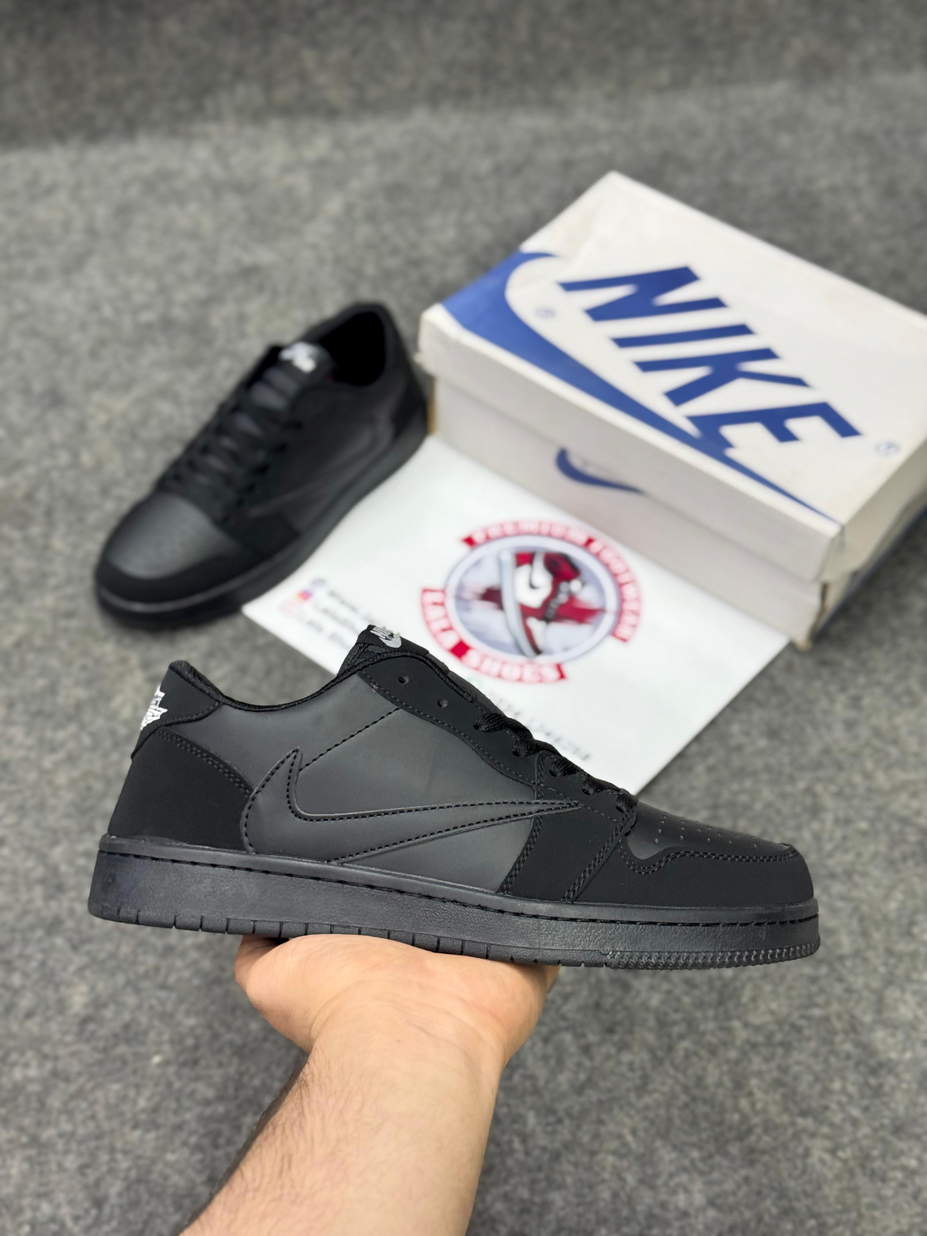 Aj1 Travis Scot Full black