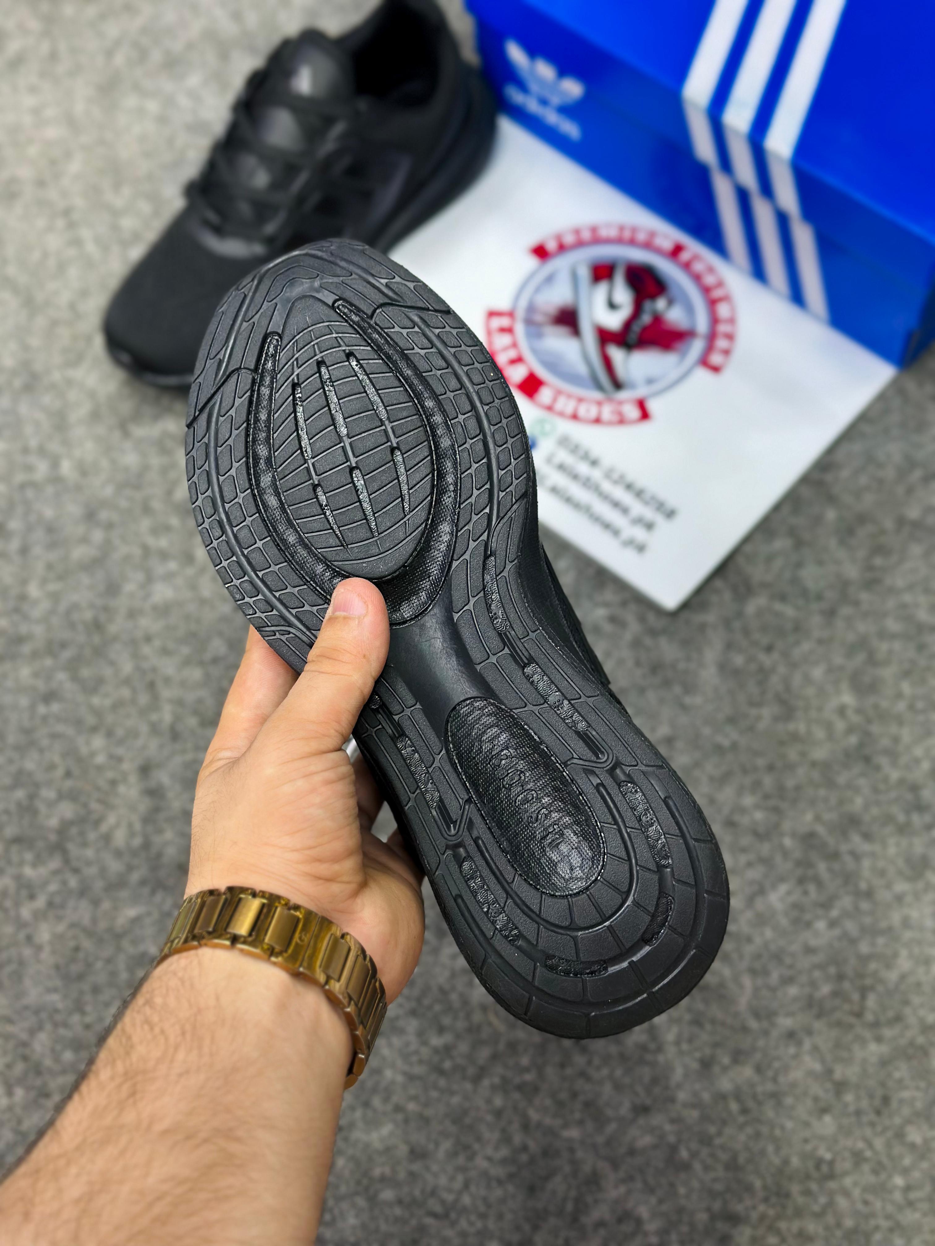 Adidas Ultra Boost 002212 - Lightweight &amp; Best for Gym