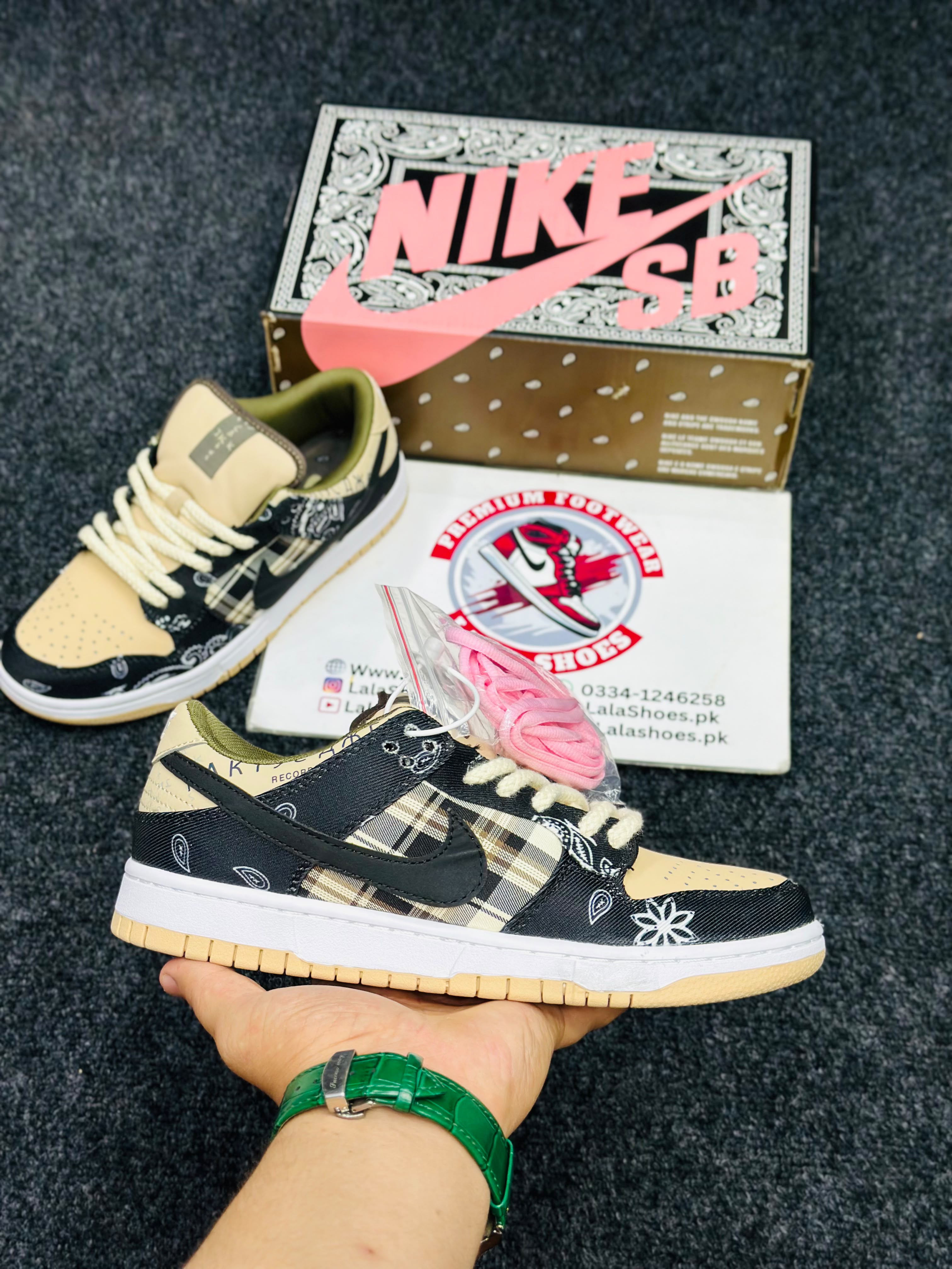 Nike SB Dunk Low x Travis Scott "Cream/Black/Olive"