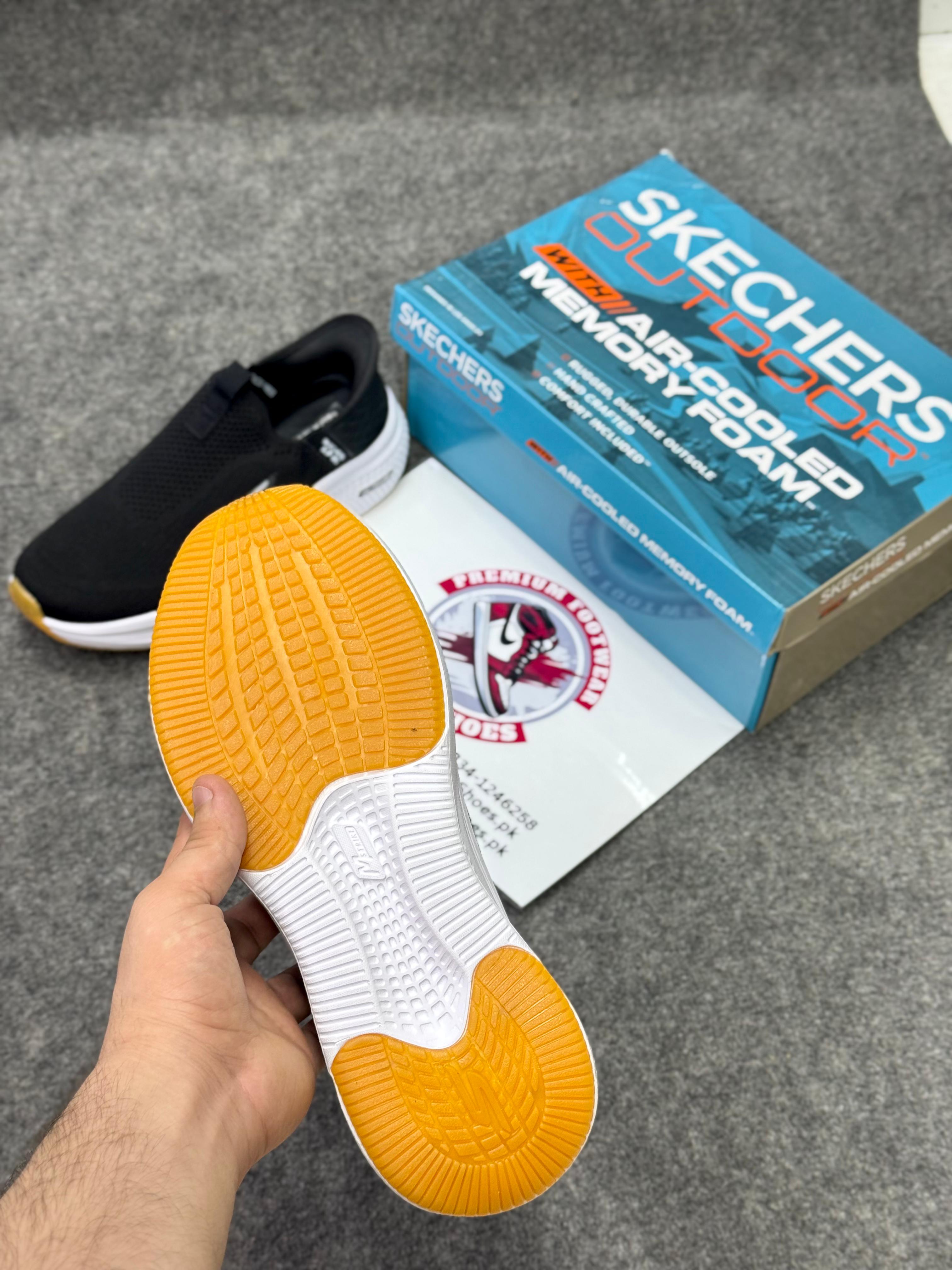 Skechers Slip-ins: Max Cushioning Black white Comfort & Air-Cooled Cushioning | Best Walking