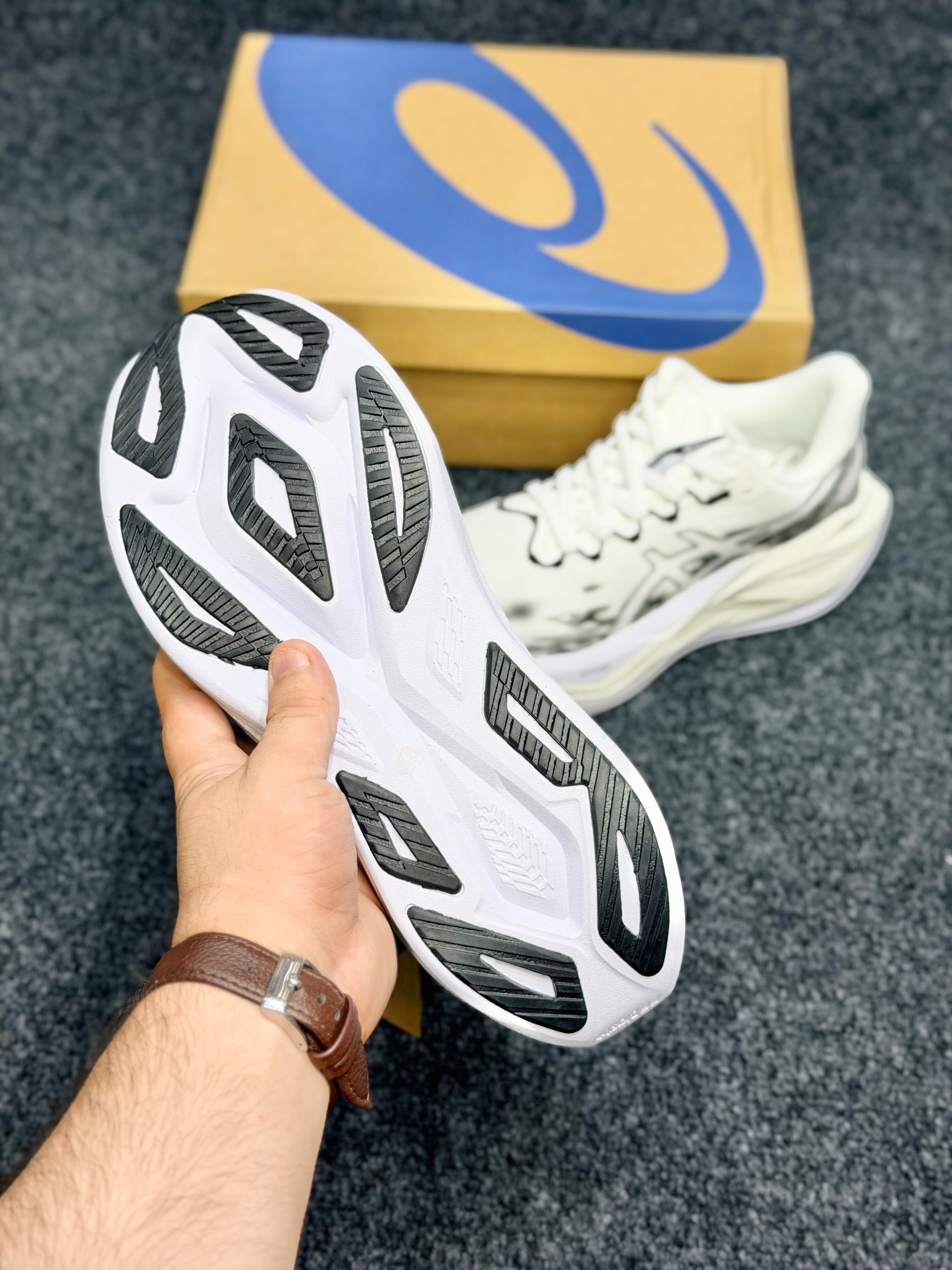 ASICS Superblast 3 – White / Black