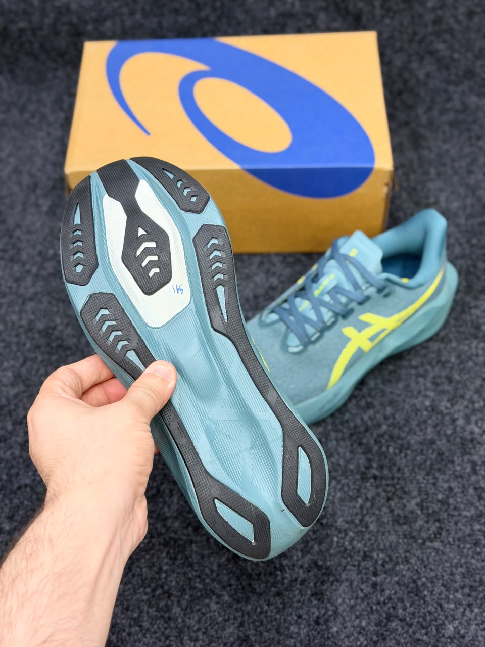 ASICS NOVABLAST 6