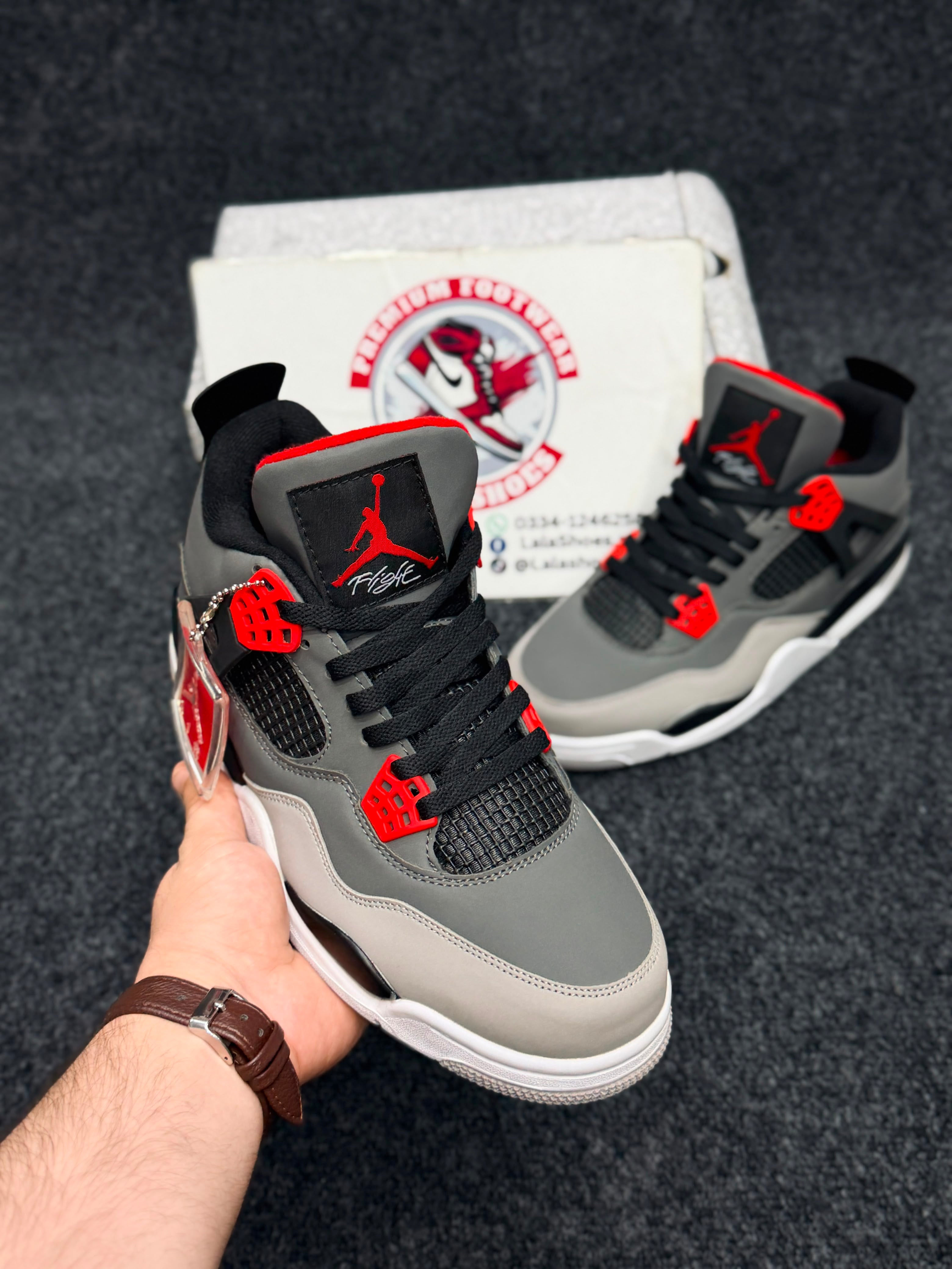 Air Jordan 4 Retro – Grey Red
Colour: Dark Grey / Black / Fire Red / White