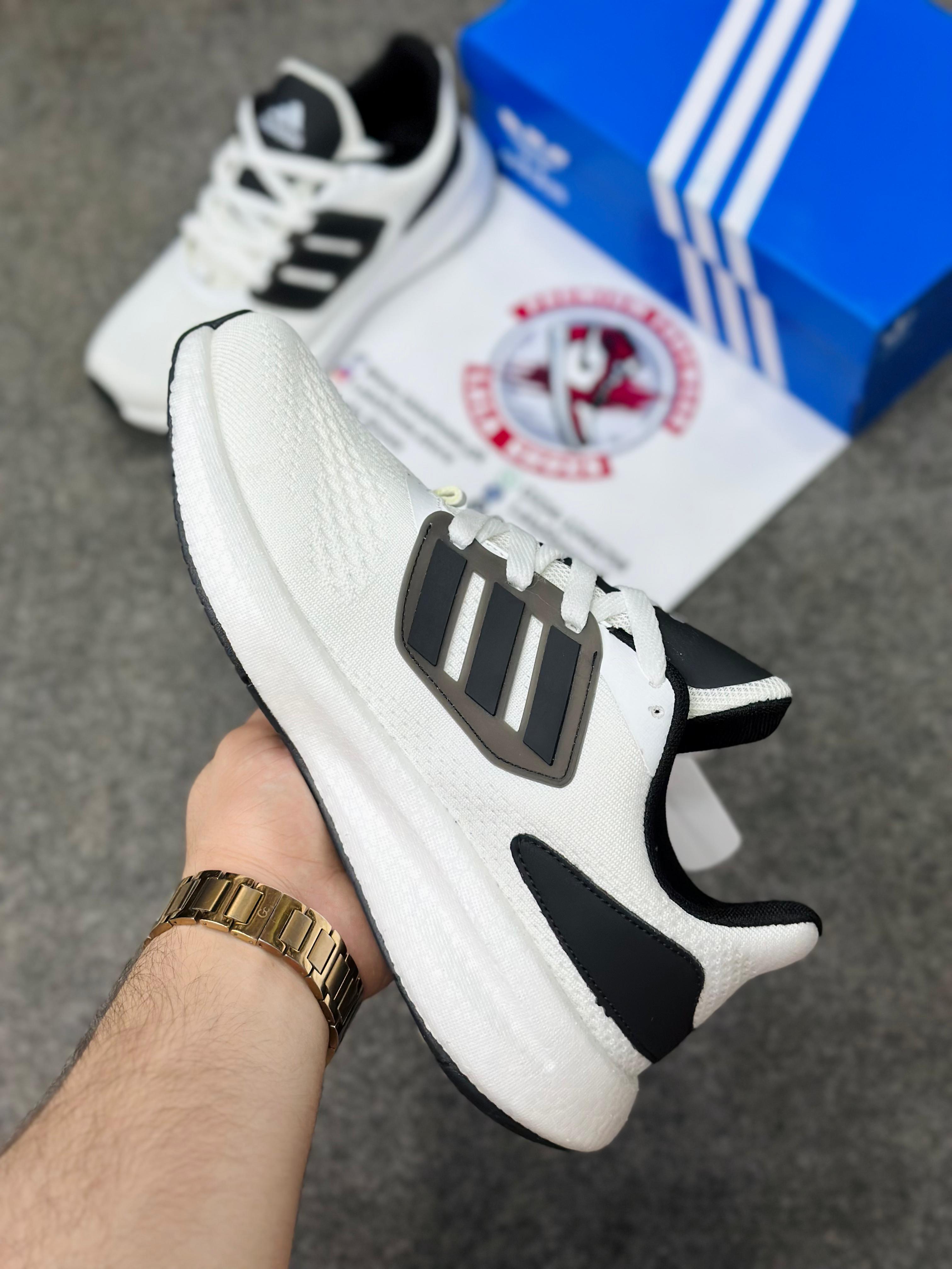 Adidas Ultra Boost 002218 - Lightweight &amp; Best for Gym