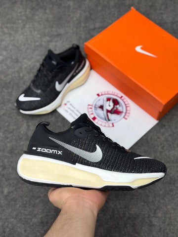 Nk zoomx shoes black white
