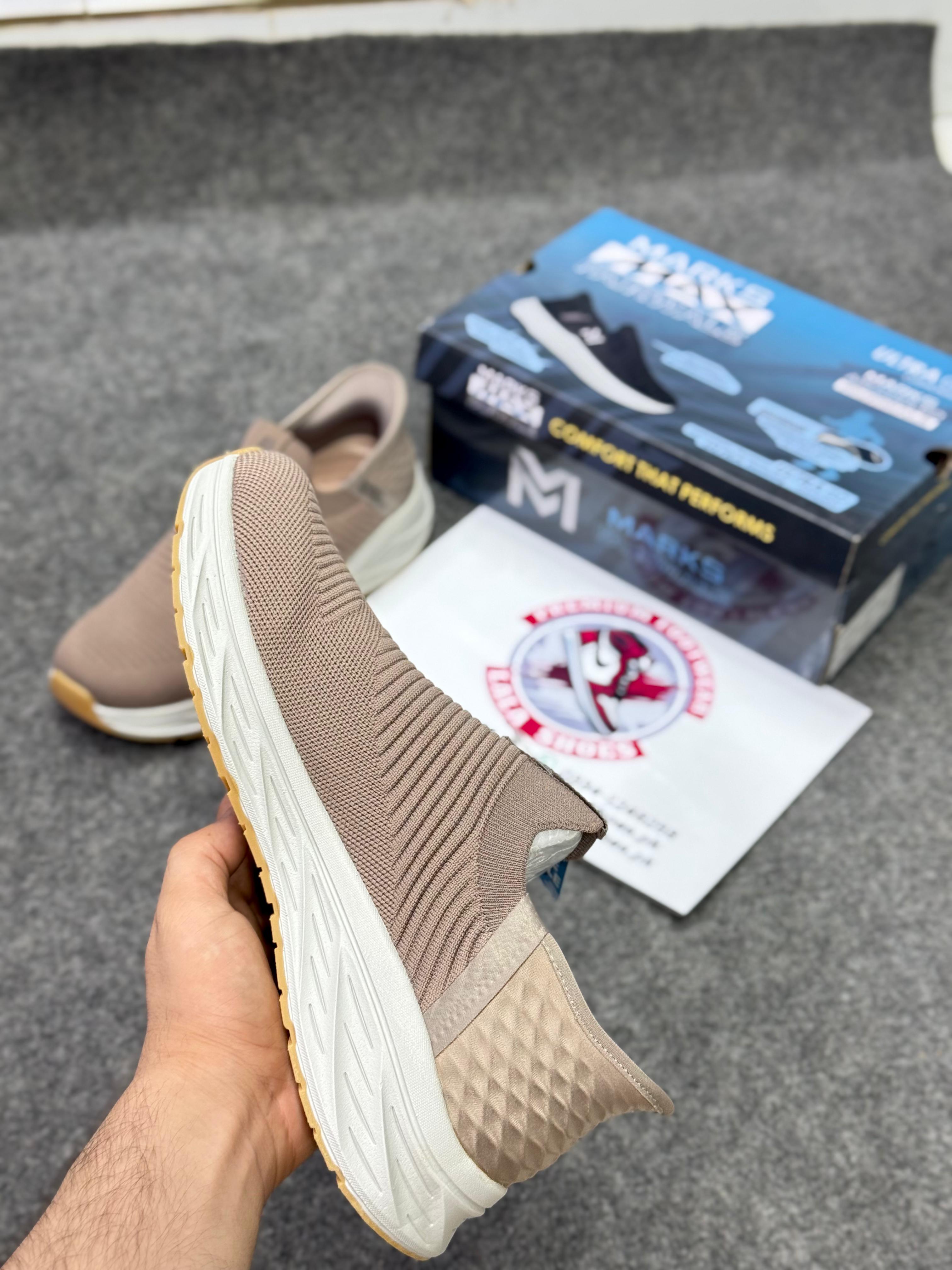Skechers Slip-ins: Max Cushioning Hyper Burst 78412, Air-Cooled Memory Foam