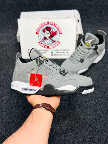 Air Jordan 4 Retro – Cool Grey
Colour: Cool Grey / White / Black