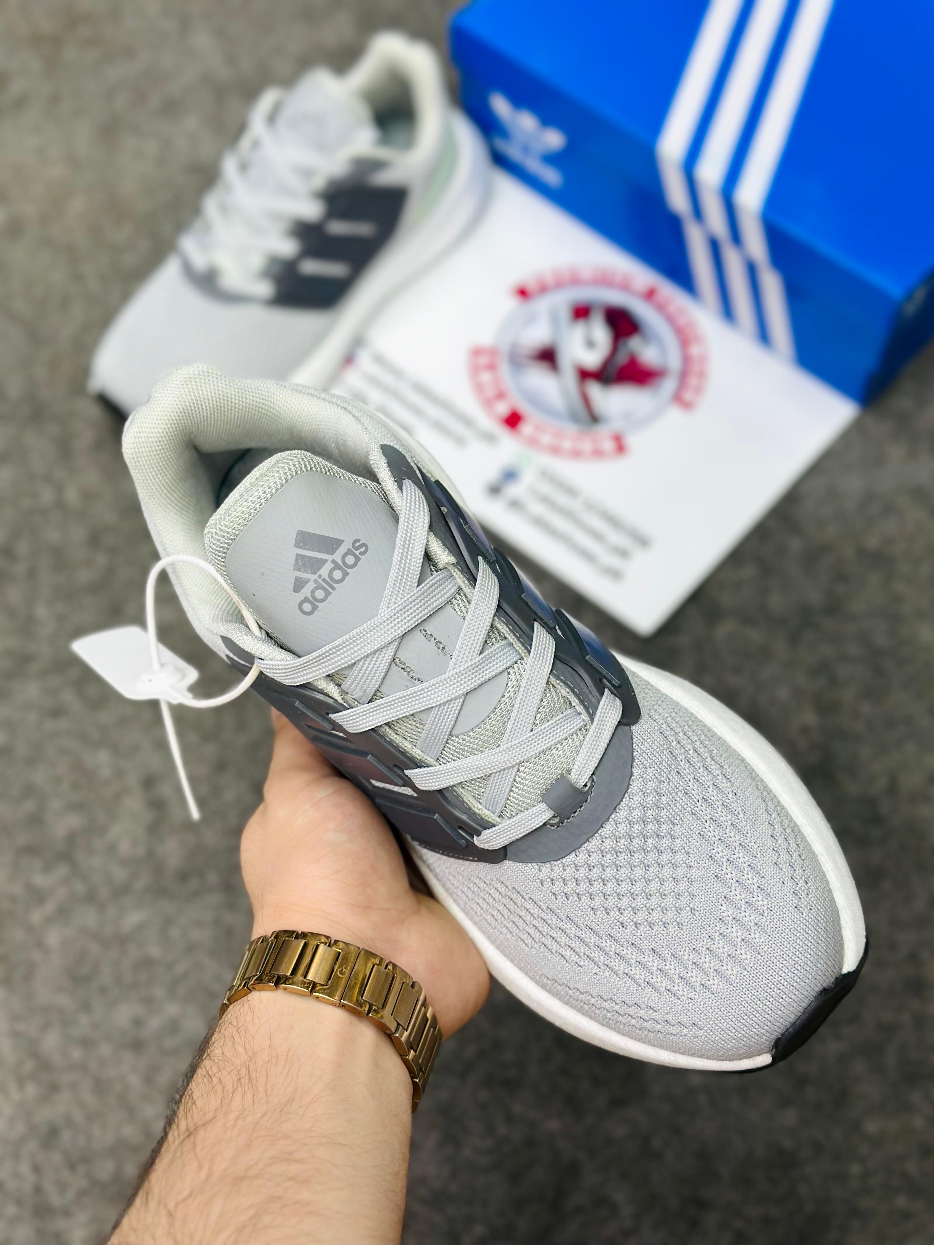 Adidas Ultra Boost 002213 - Lightweight &amp; Best for Gym