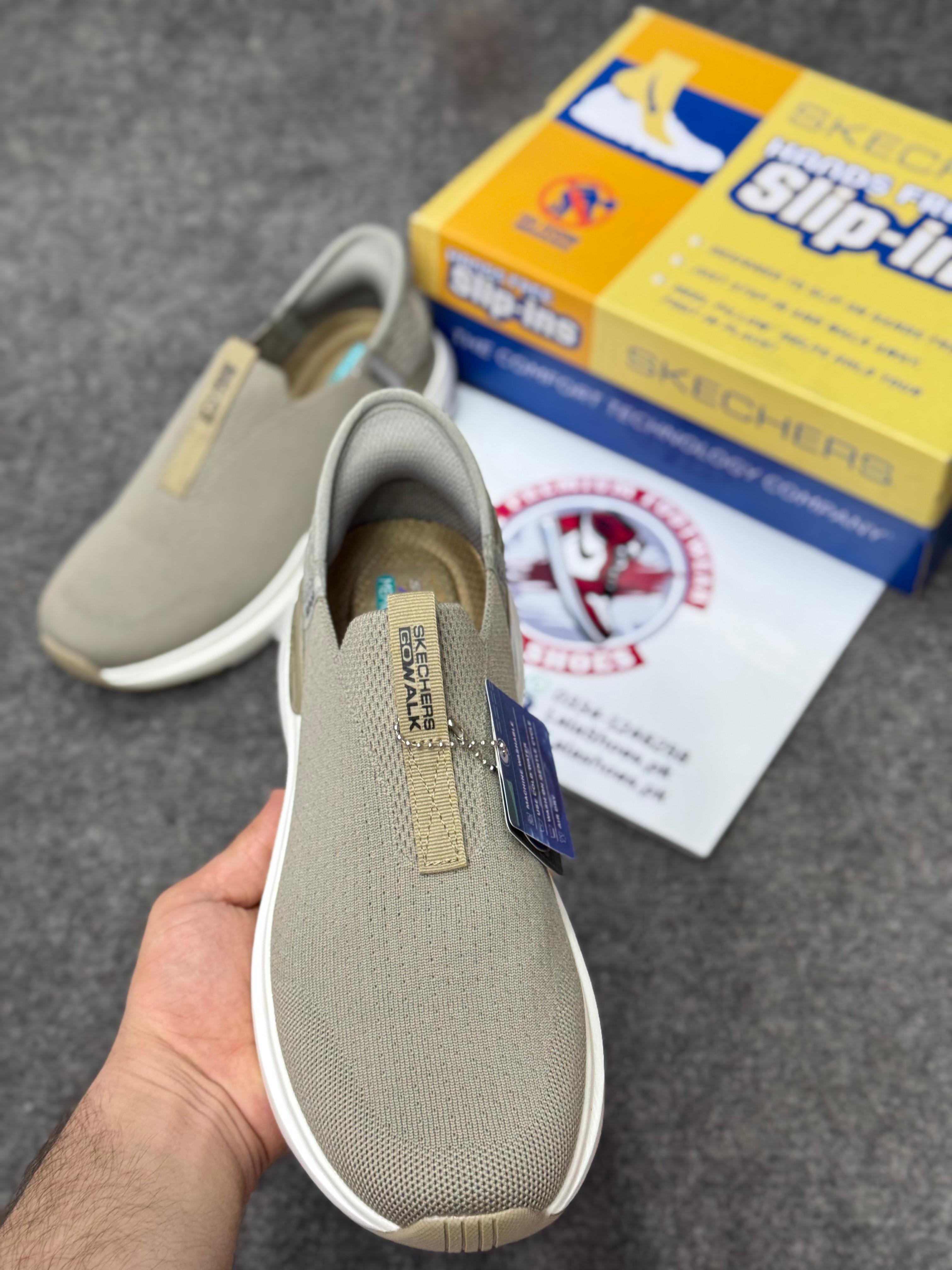 Skechers Slip-ins: Max Cushioning Hyper Burst Khaki white, Air-Cooled Memory Foam