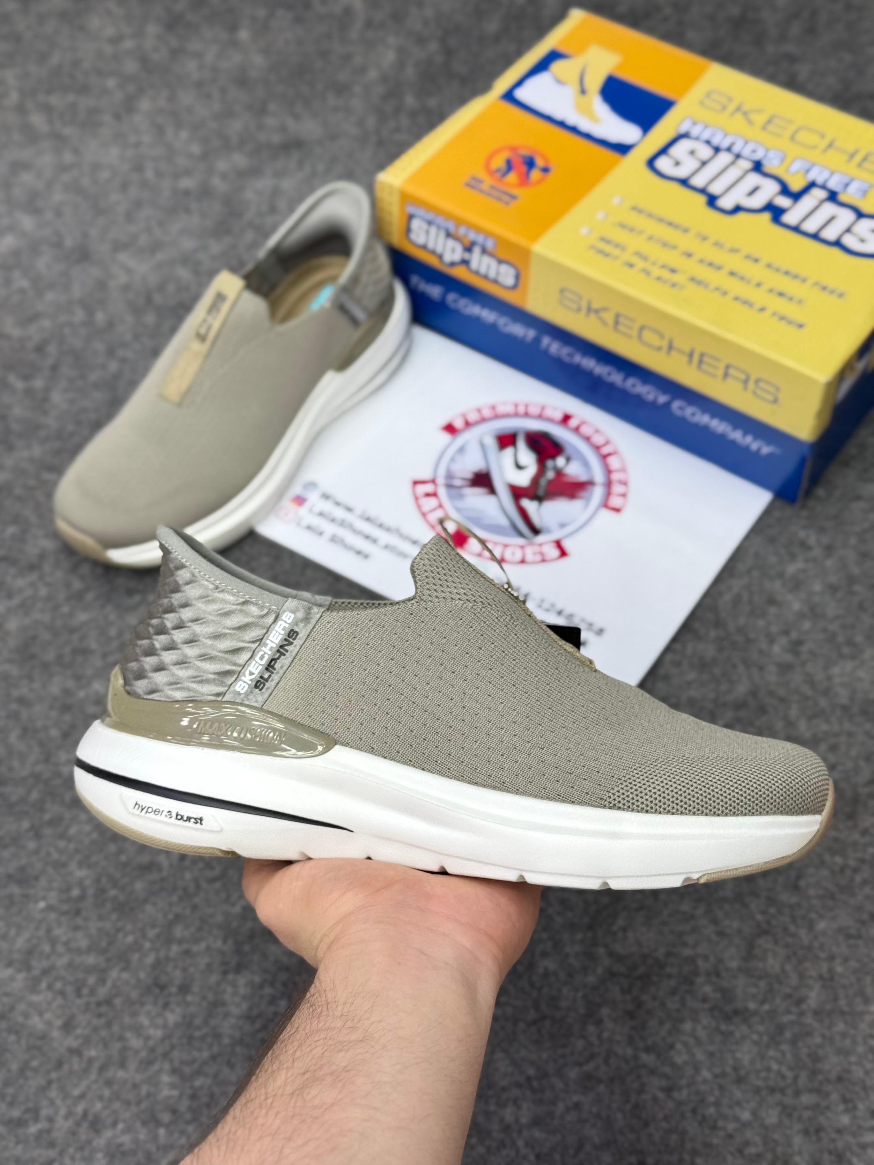 Skechers Slip-ins: Max Cushioning Hyper Burst Khaki white, Air-Cooled Memory Foam