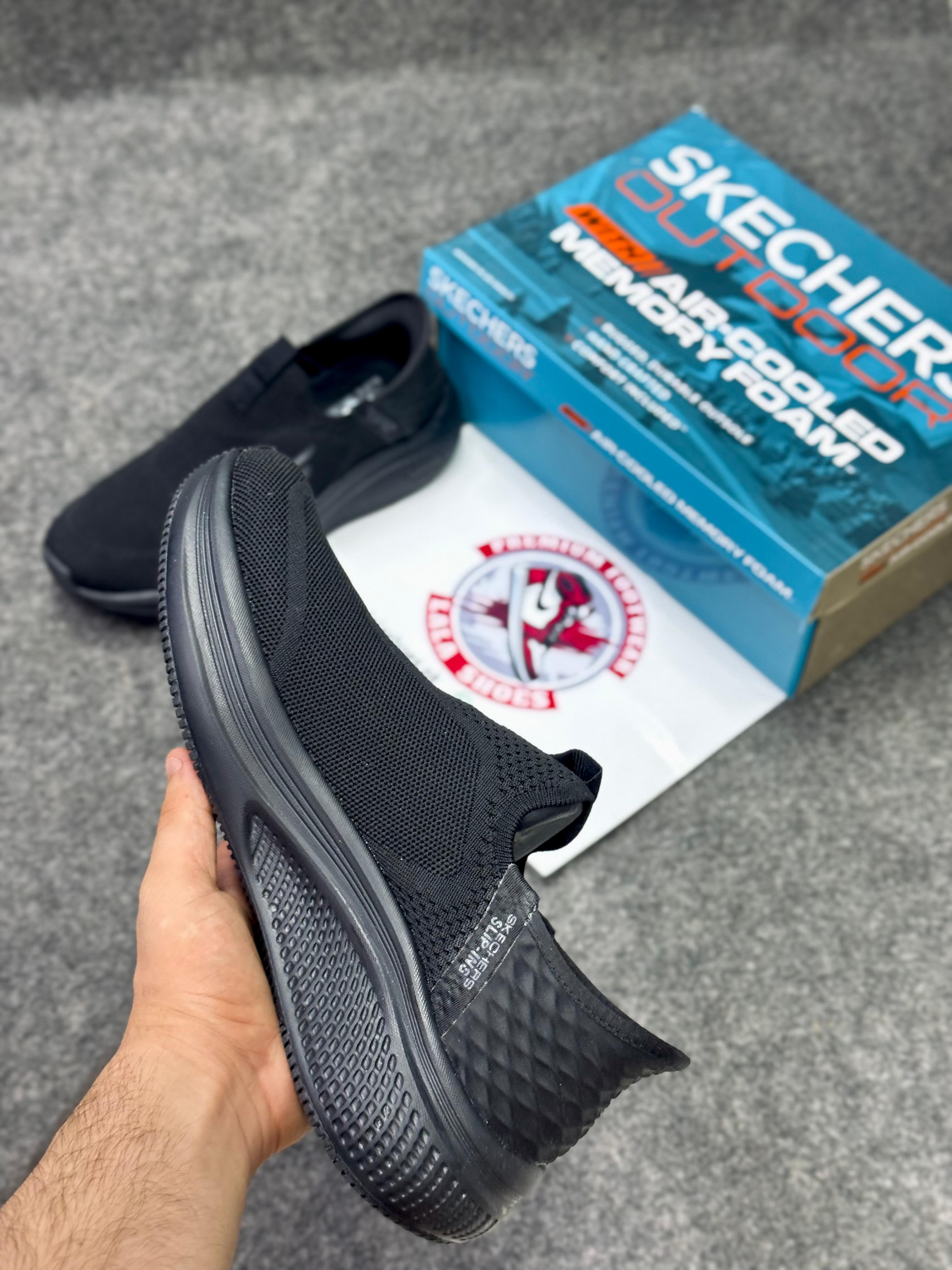 Skechers Slip-ins: Max Cushioning Full Black Comfort & Air-Cooled Cushioning | Best Walking