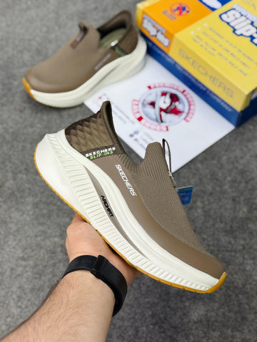 Skechers Max Cushion SlipOns – Free Delivery 785367