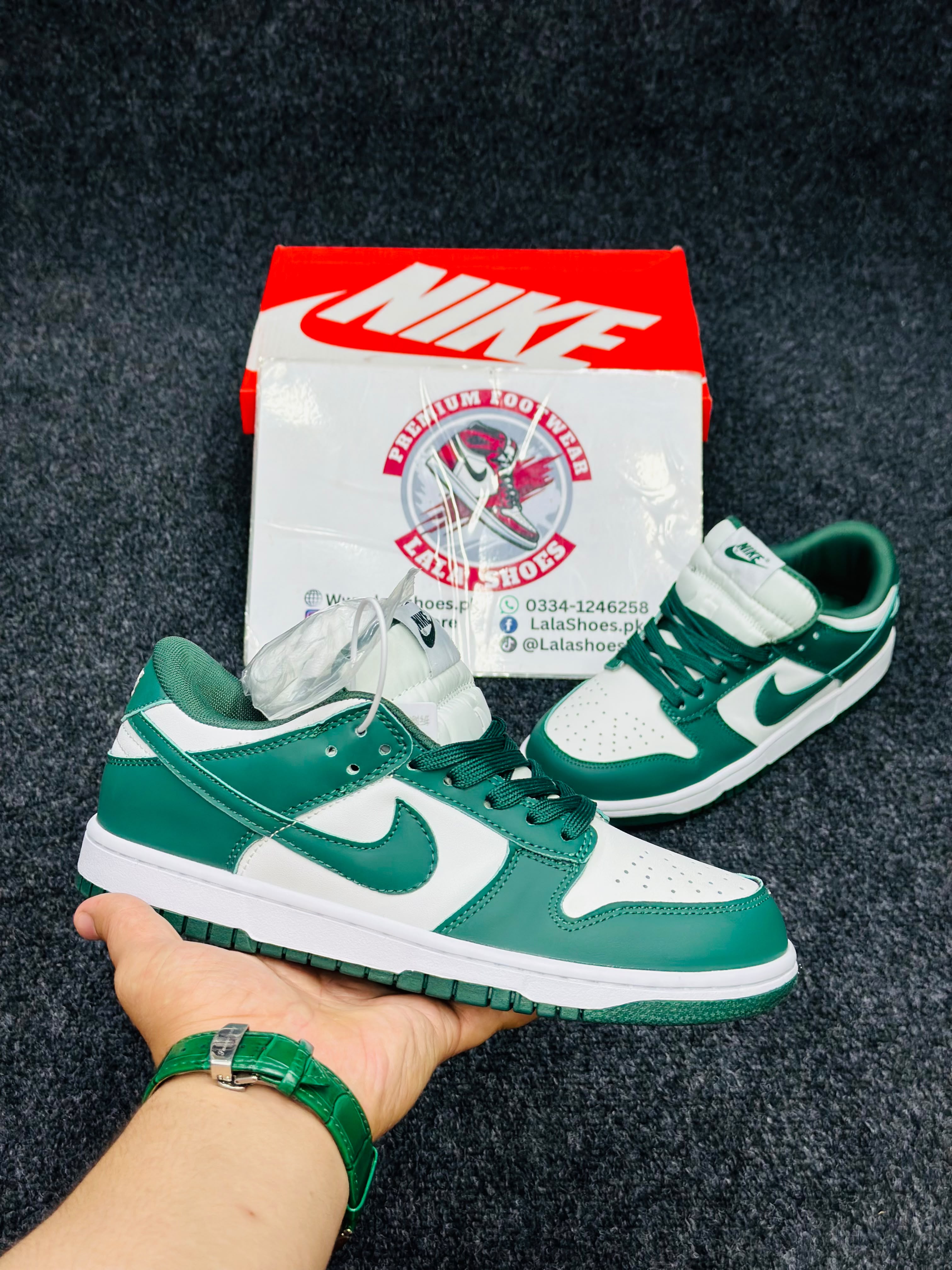 Nike panda sb dunks