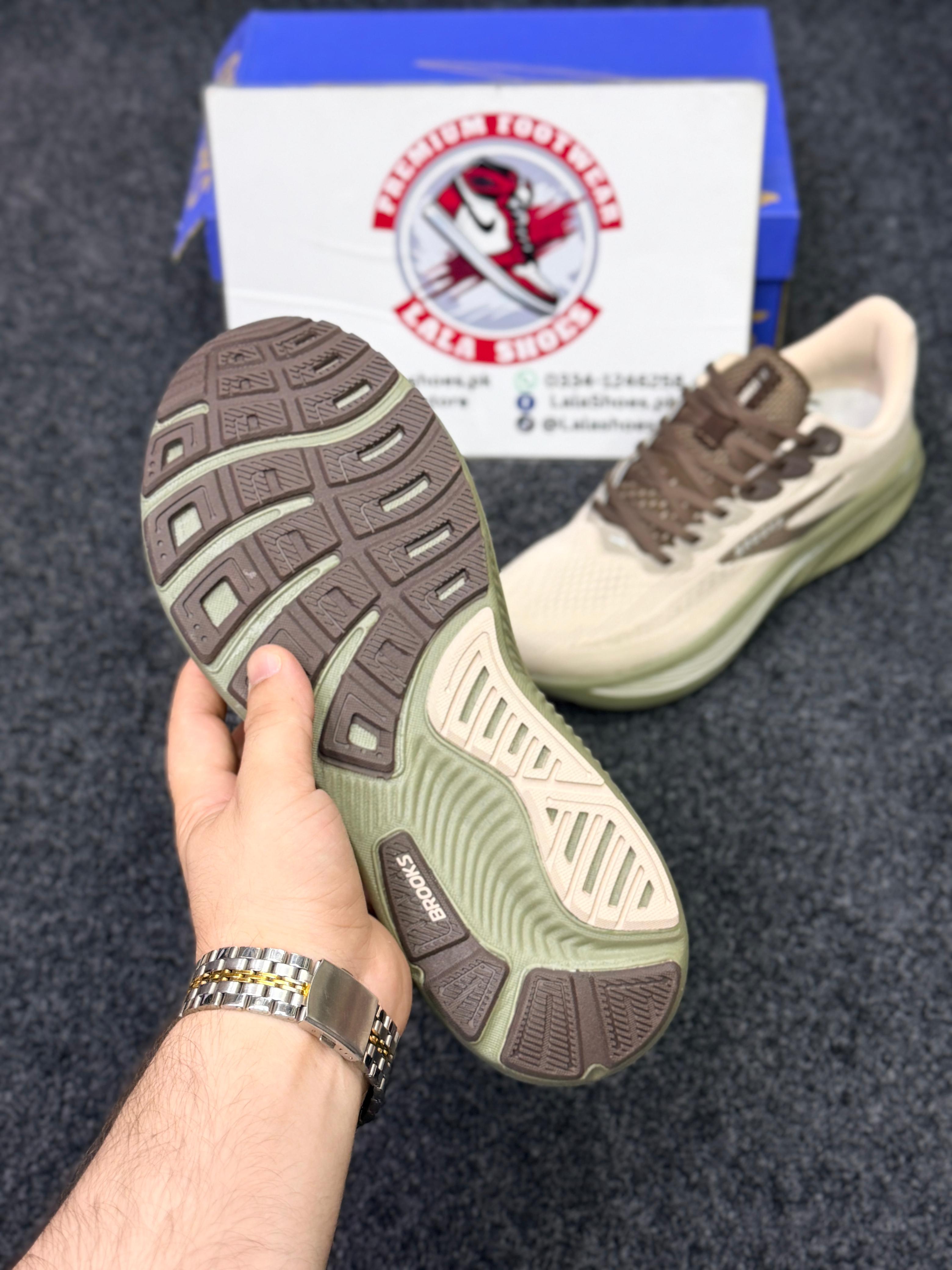 Brooks Ghost Series Men’s Running Shoes – Breathable Mesh & Soft Cushion Sole