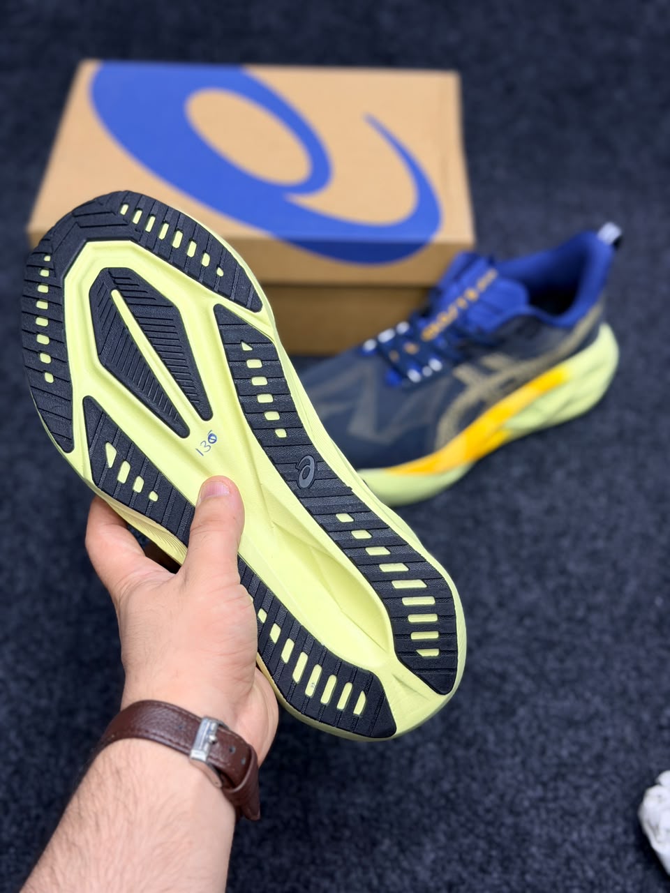 ASICS NOVABLAST 5 – Navy Blue / Neon Yellow